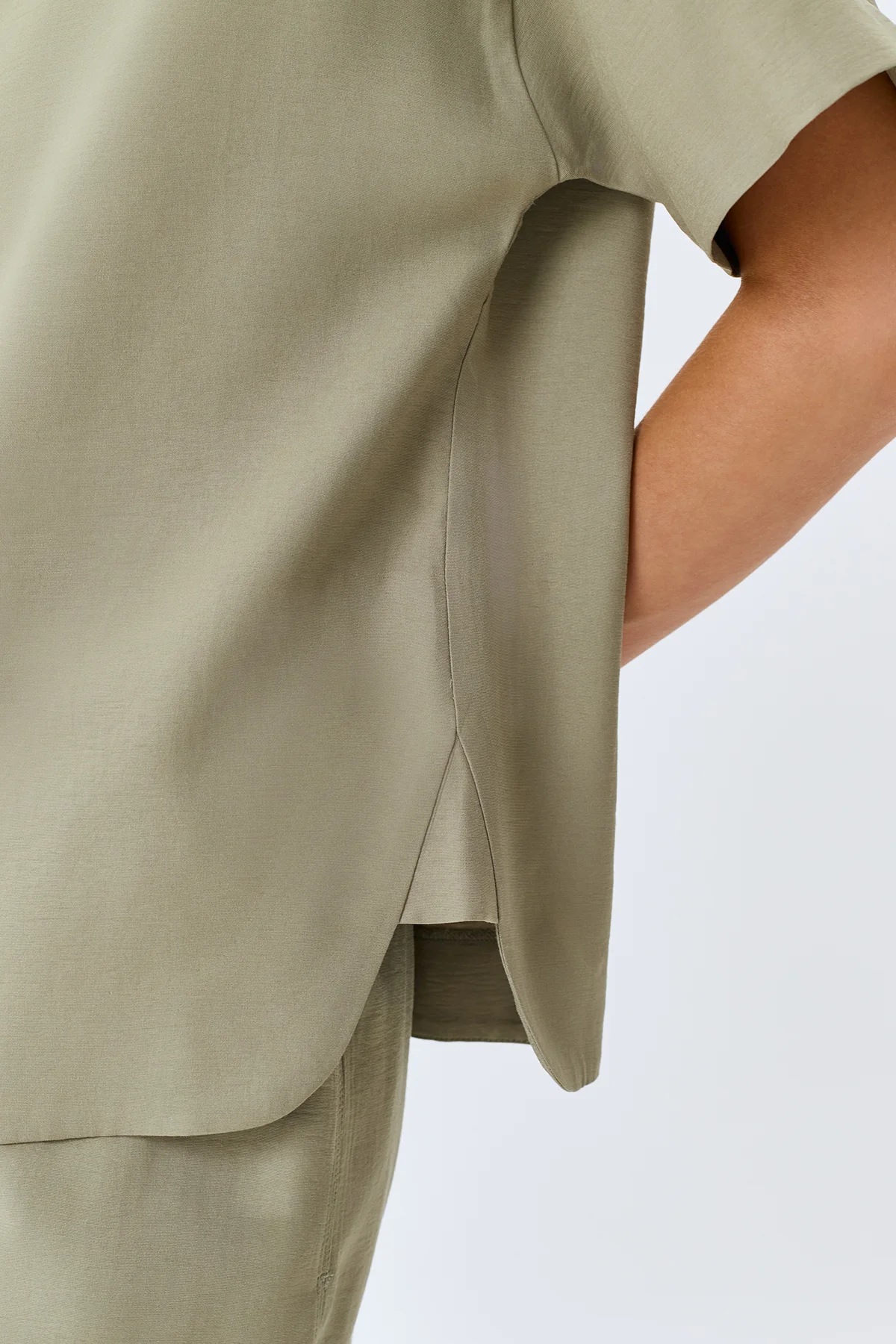 Классическая блузка из вискозы, 44