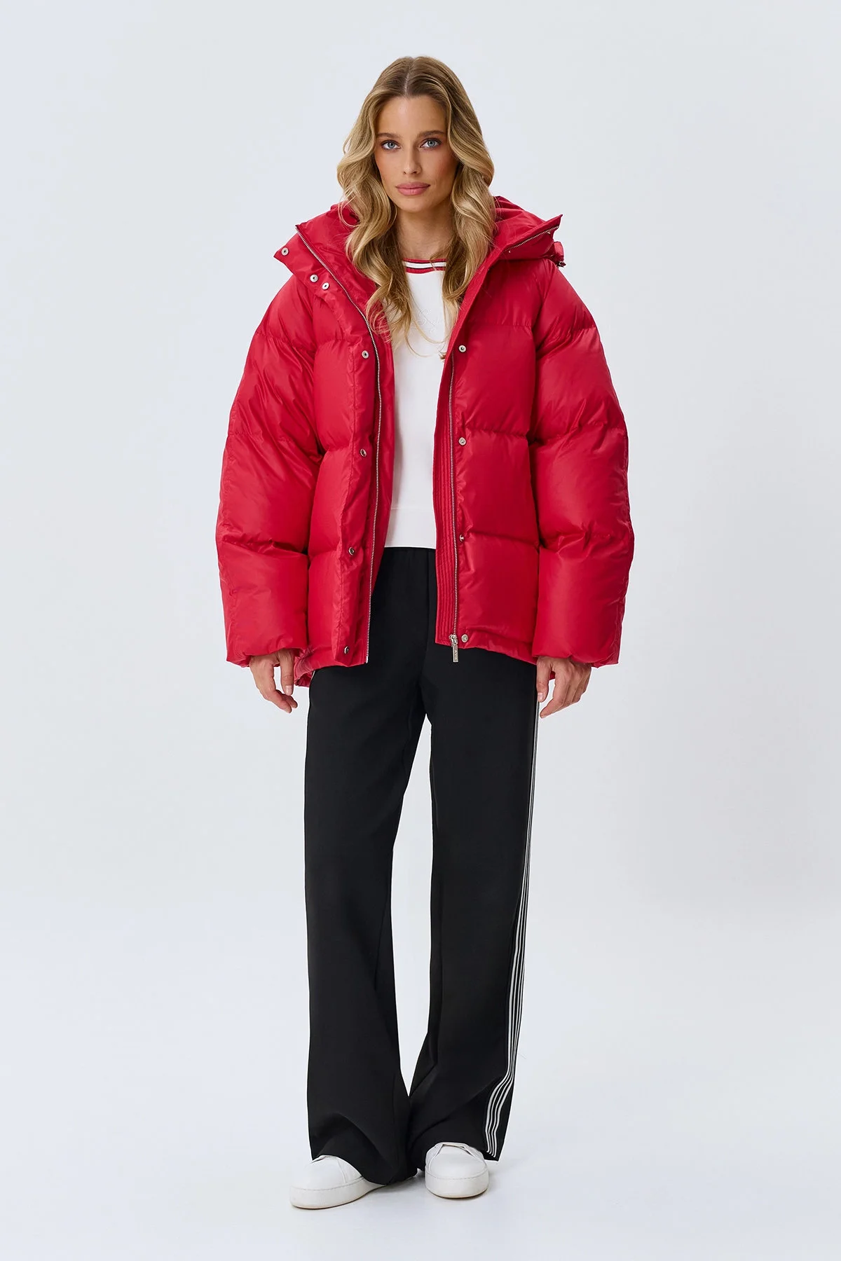 Яркий красный пуховик Oversize, 40