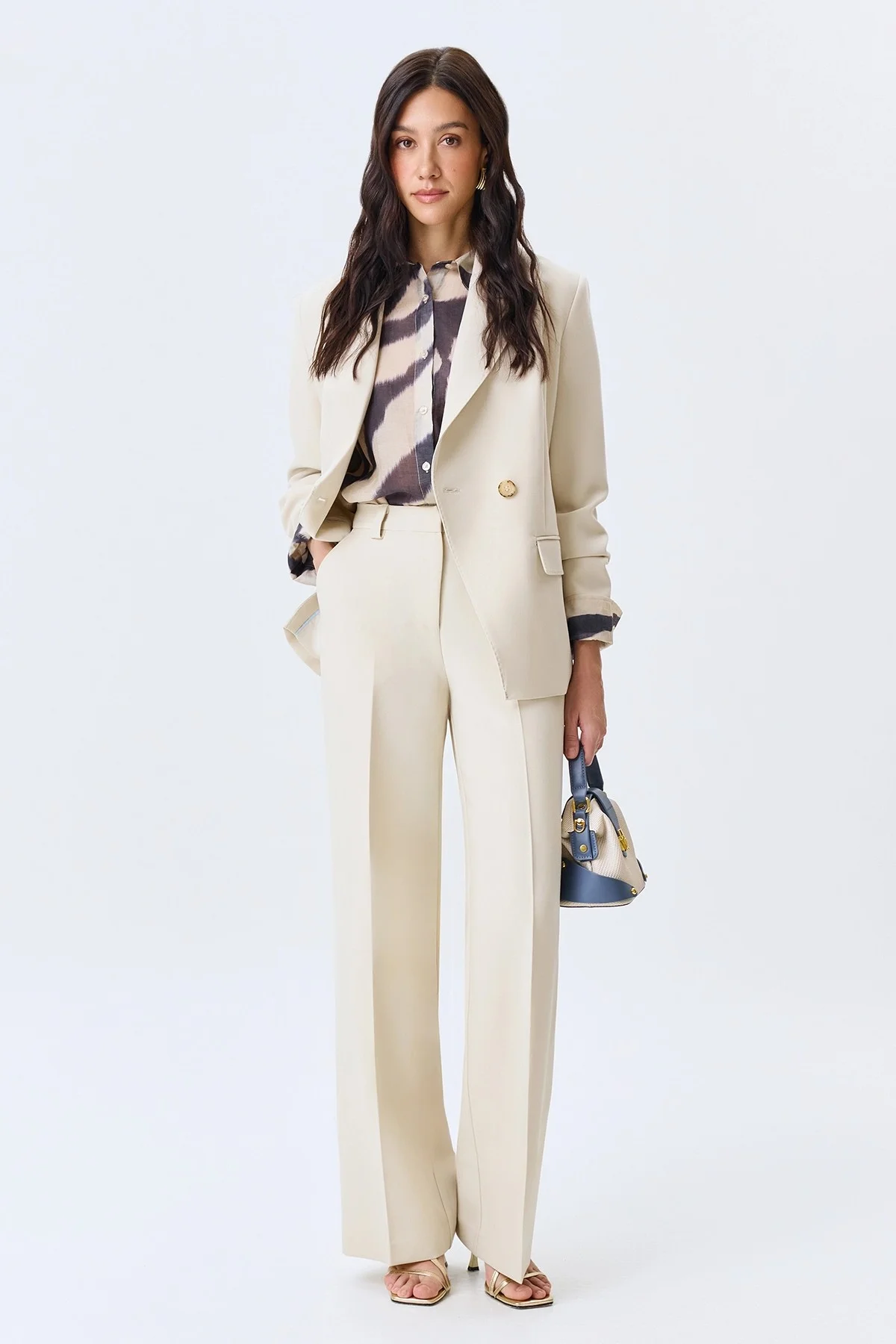 Широкие брюки с мягкими стрелками, 44