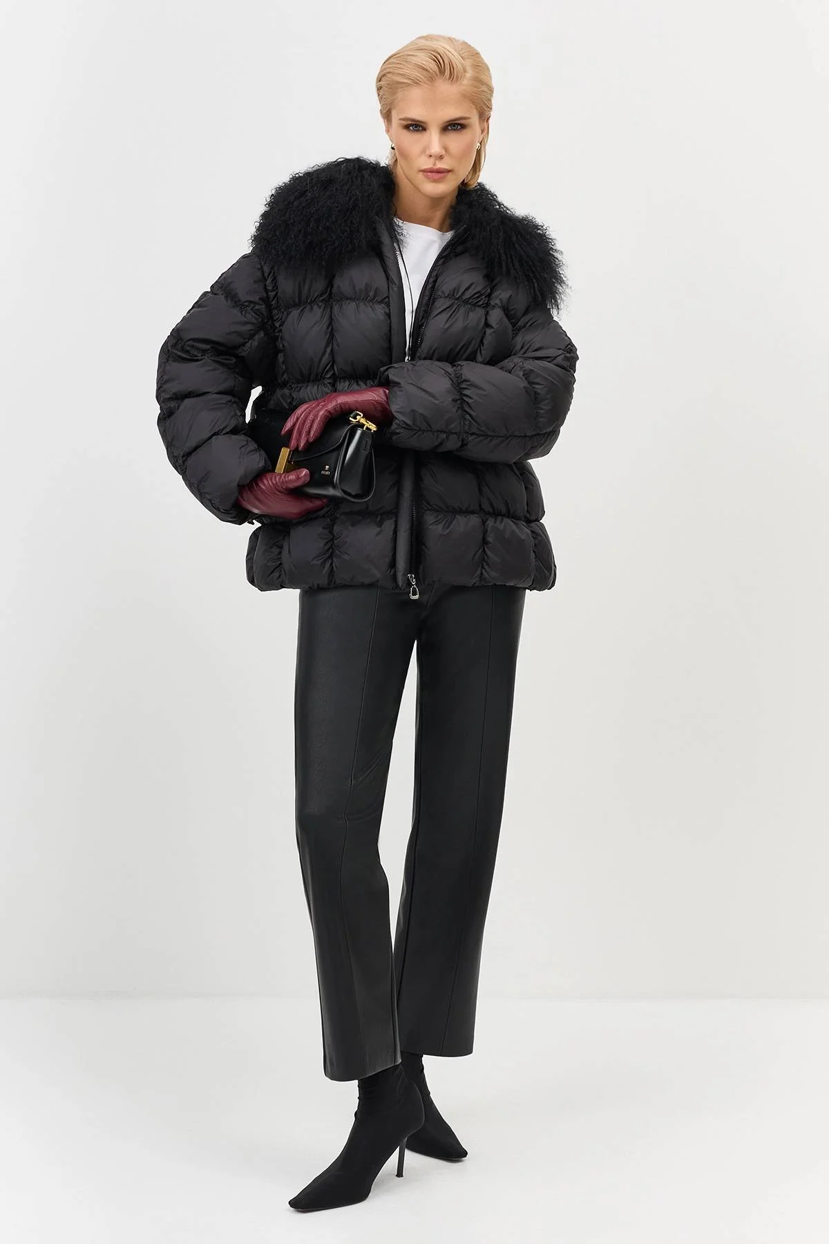Лимитированная серия куртка черная пуховая с палантином, 36