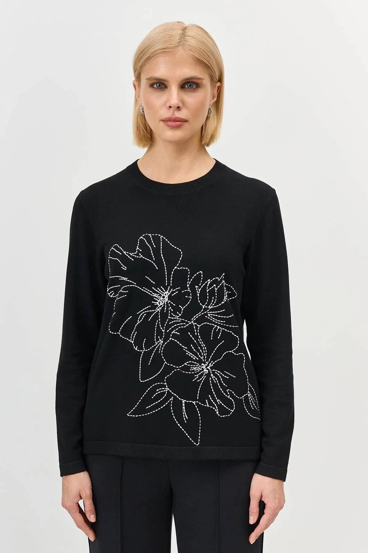 Джемпер с контрастной вышивкой, 40