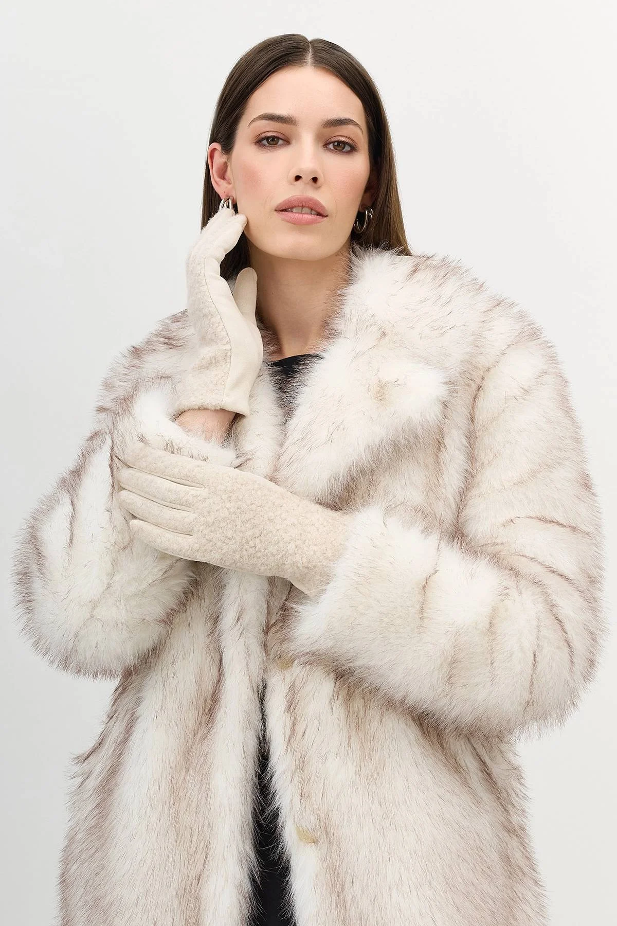 Белые комбинированные перчатки с искусственным мехом, One