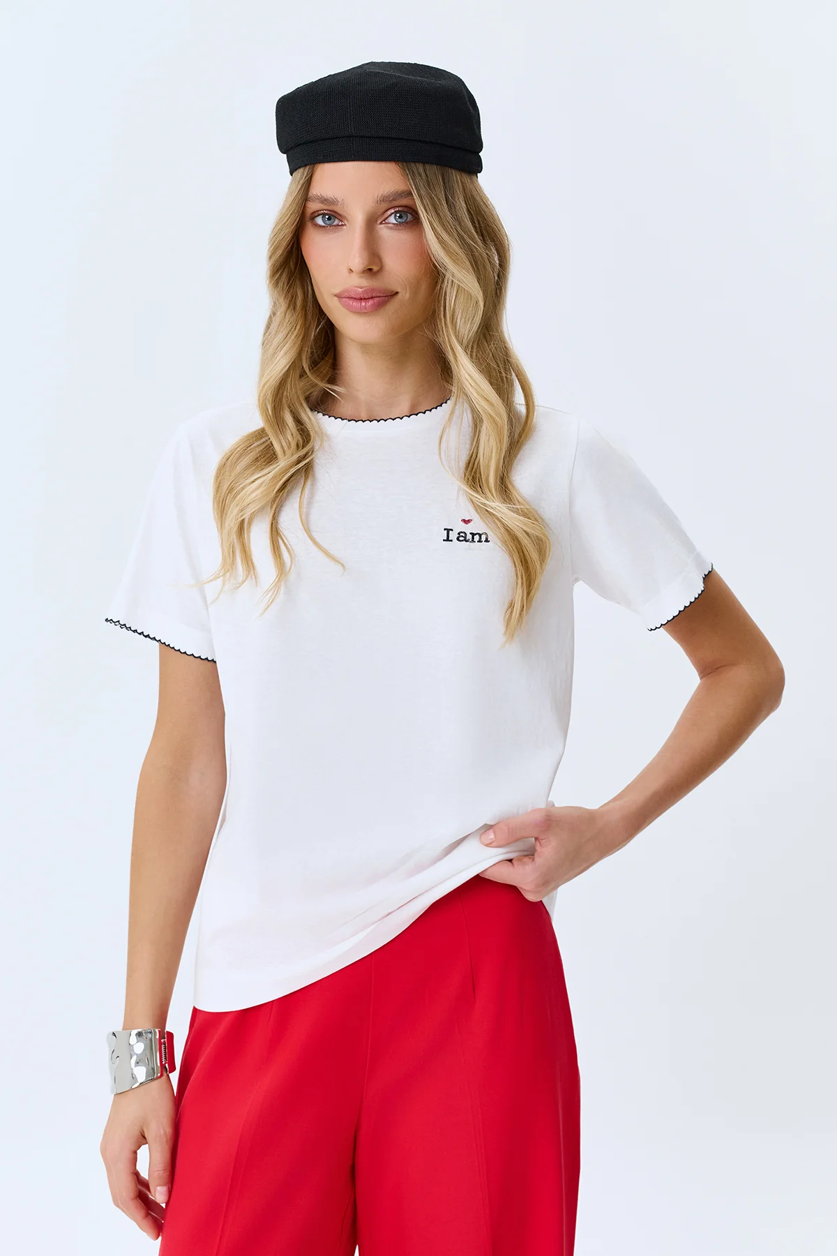 Футболка из тенселя с деликатной вышивкой, 52