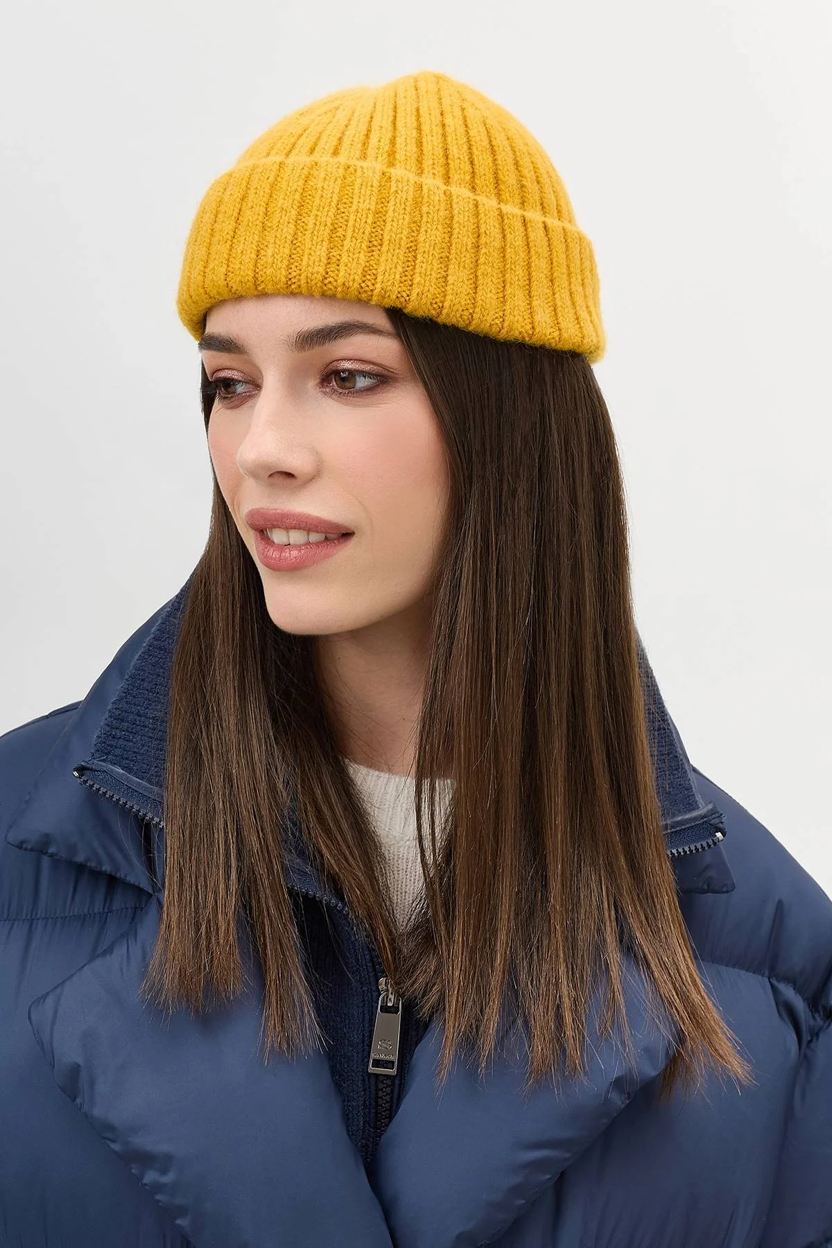 Желая шапка бини в рубчик с ангорой, One