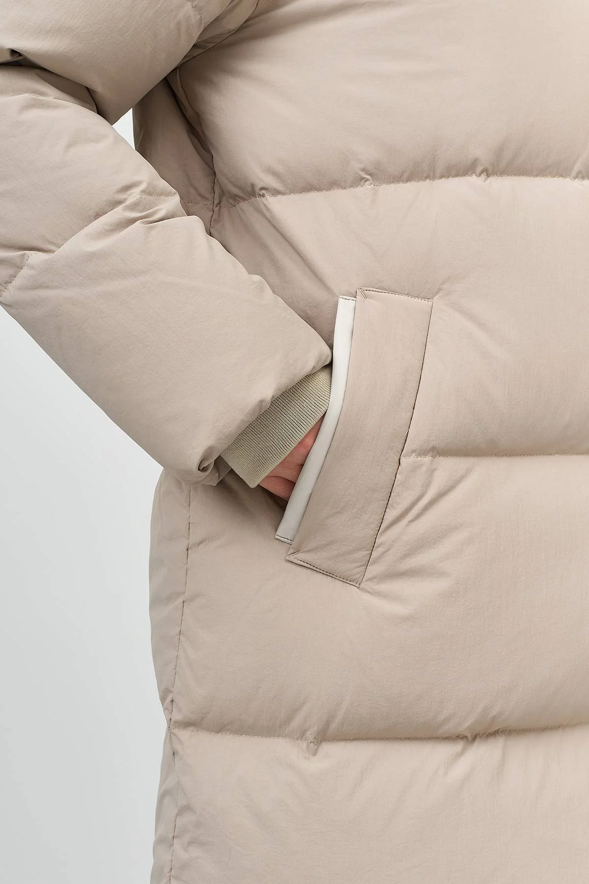 Лимитированная серия пуховик с капюшоном и палантин, 52