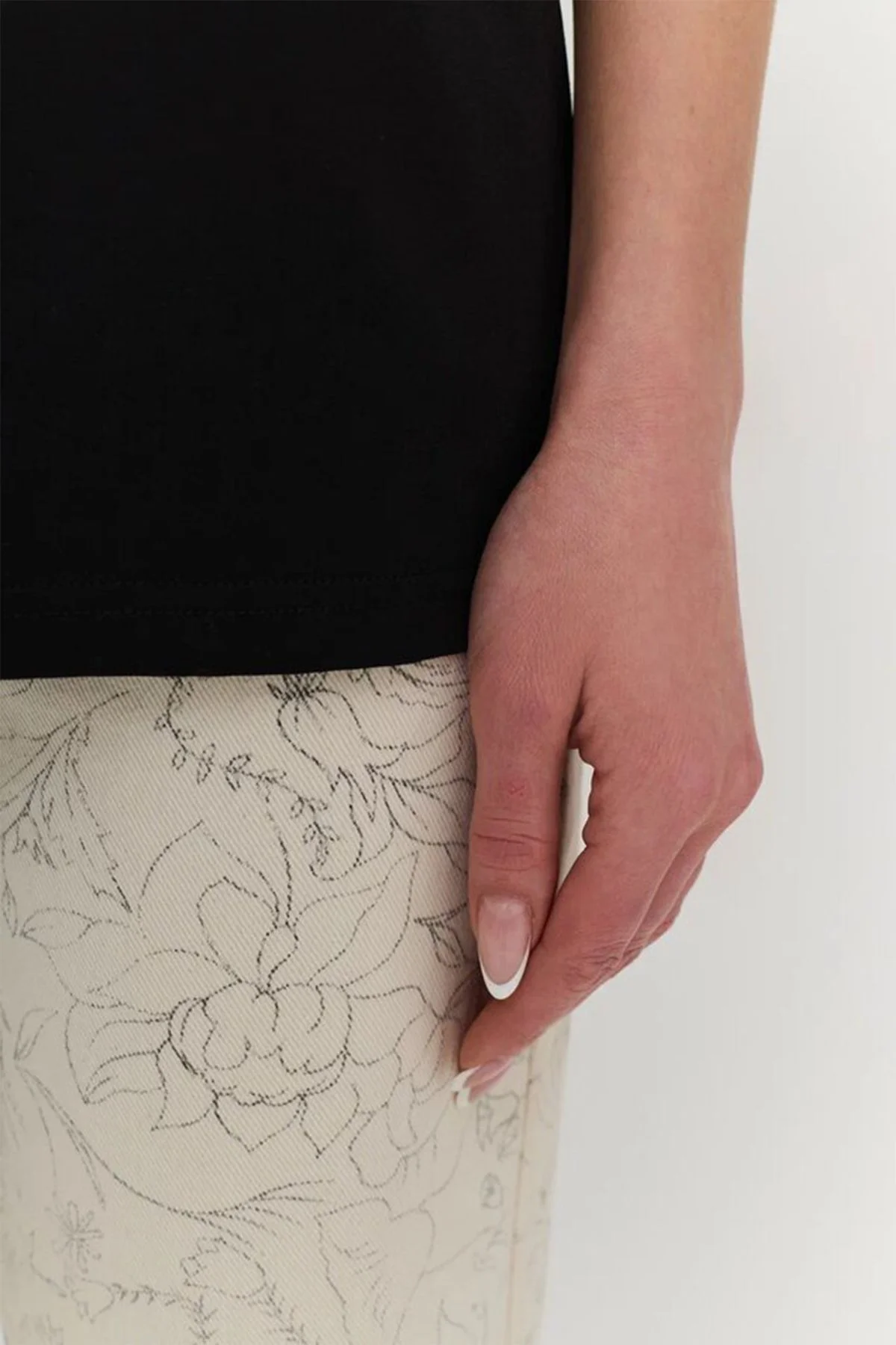 Стильная футболка с круглым вырезом на горловине, 54р