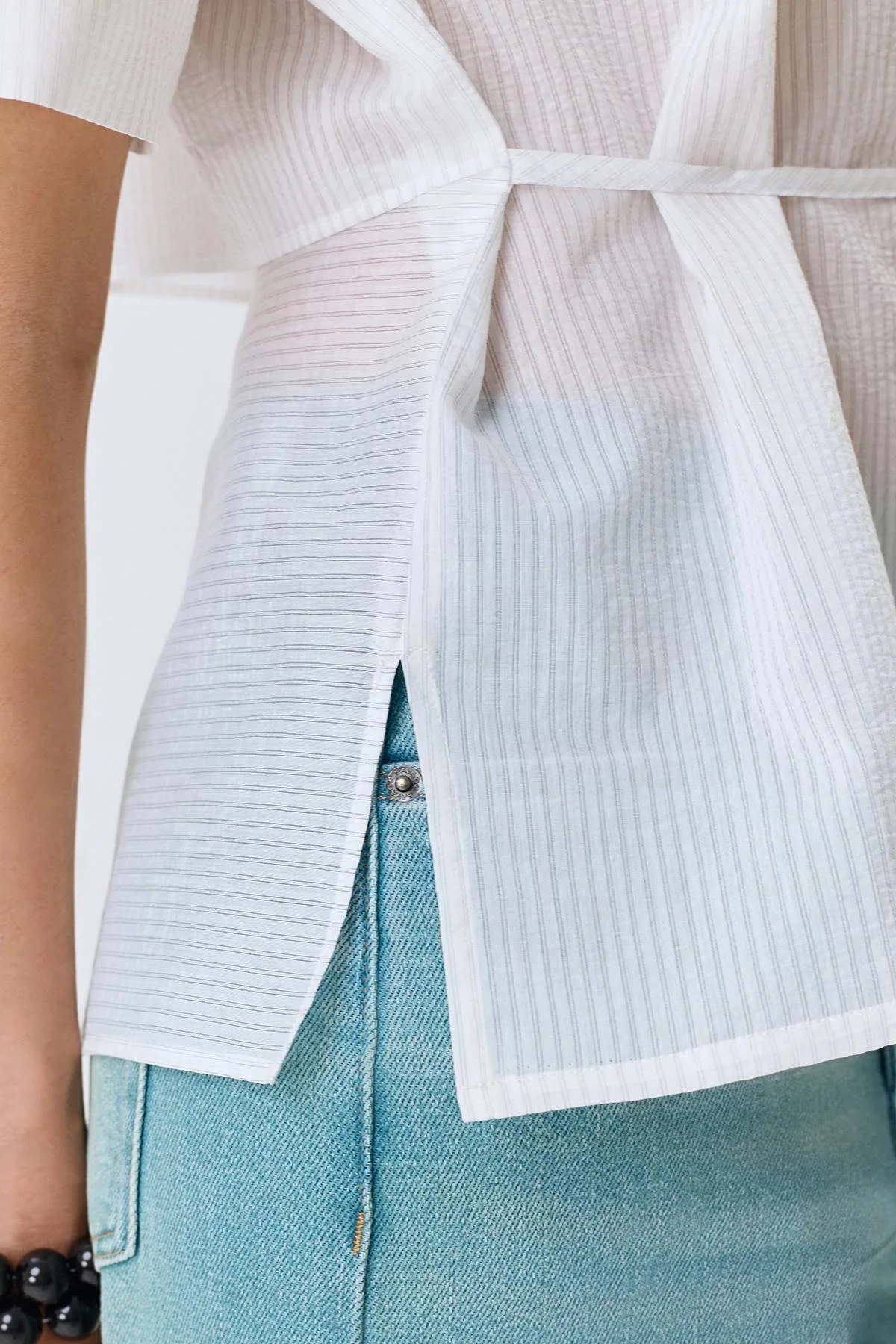 Блузка с вырезом на спине, 50