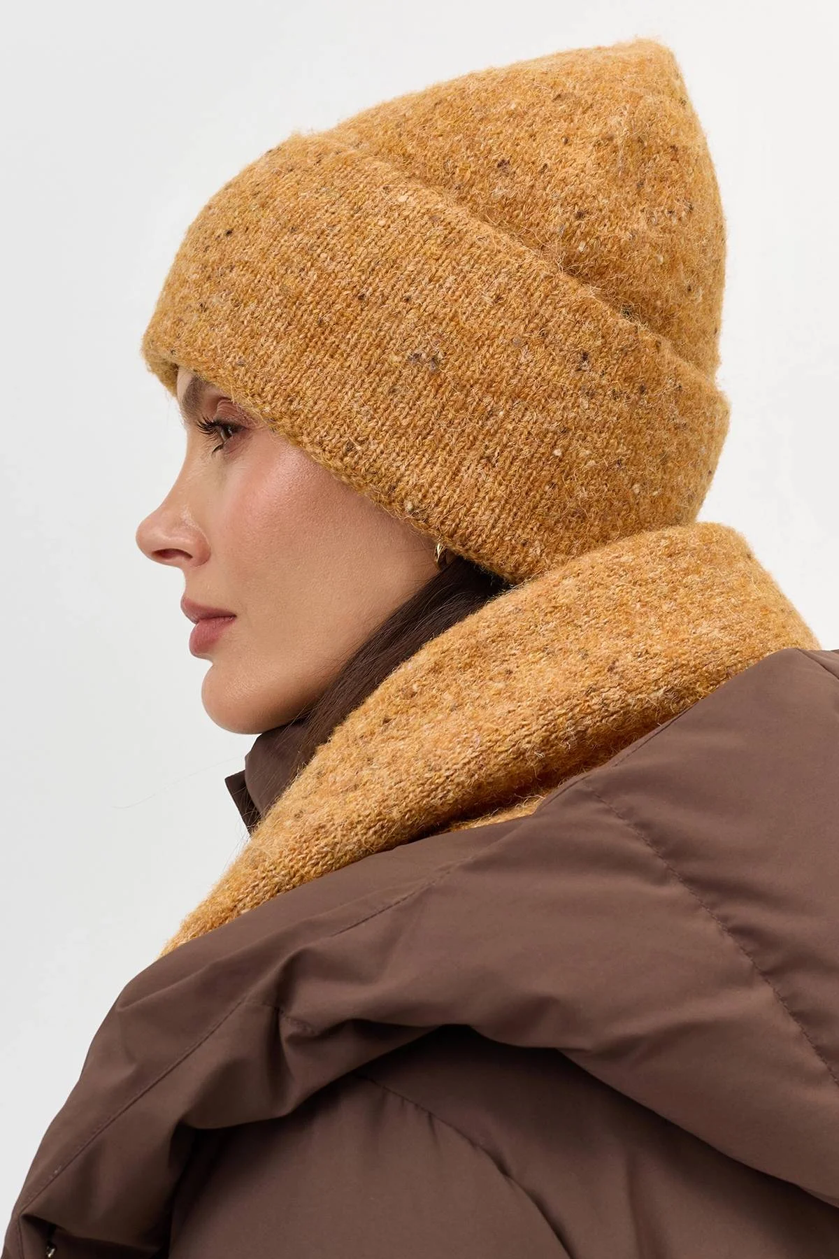 Укороченная шапка с шерстью, One