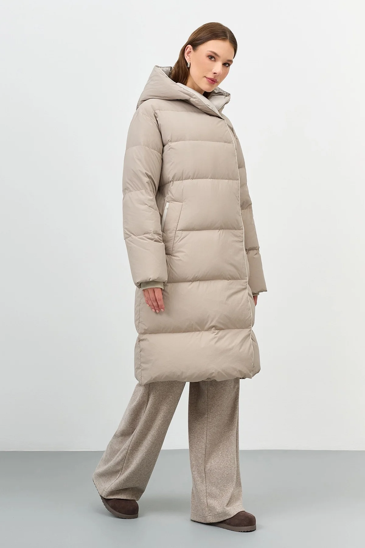 Пуховик с капюшоном, 42