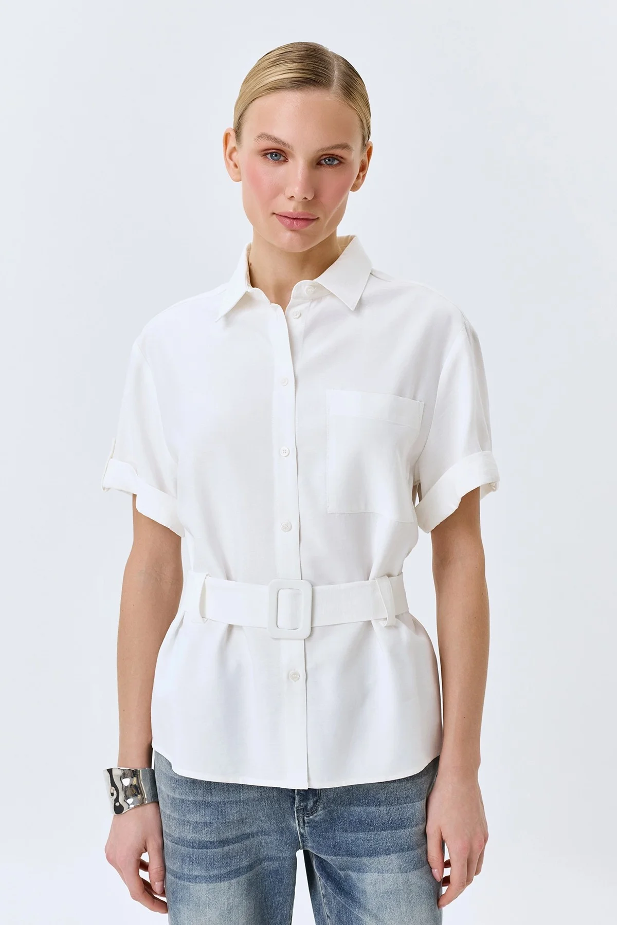 Классическая блузка с поясом, 42