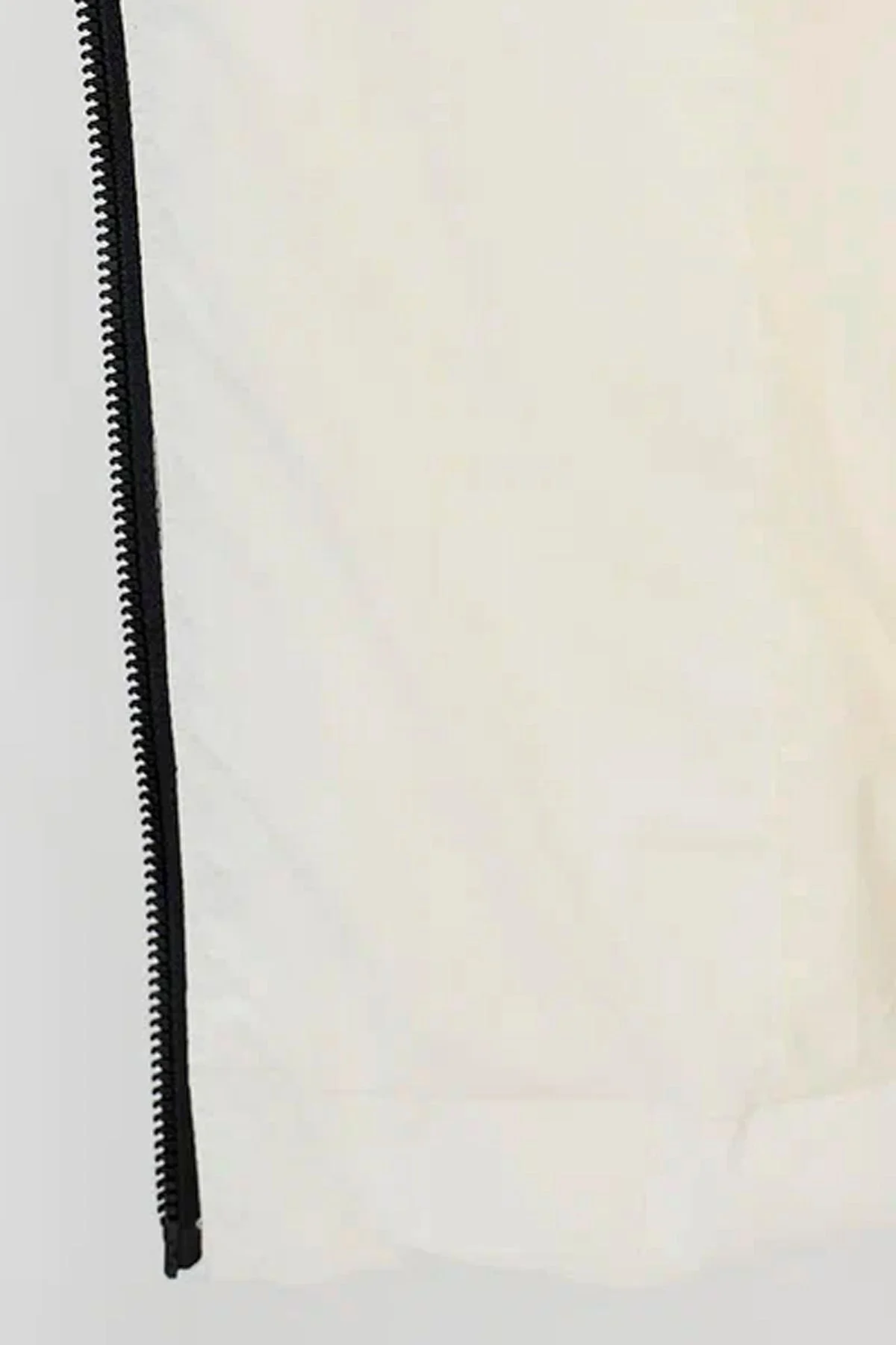 Куртка с декоративной тесьмой по линии капюшона, 52р