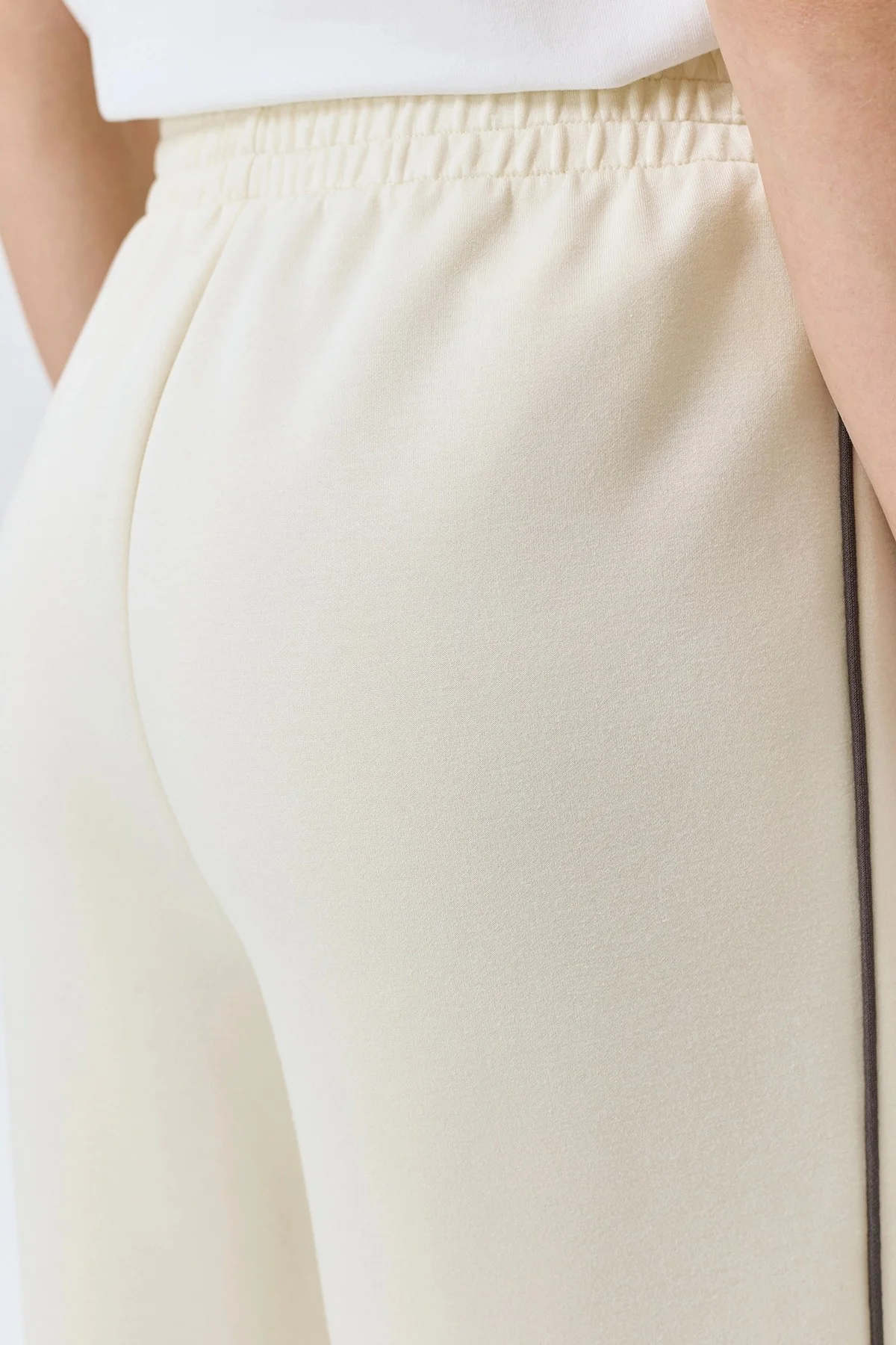 Трикотажные брюки с контрастными кантами, 50