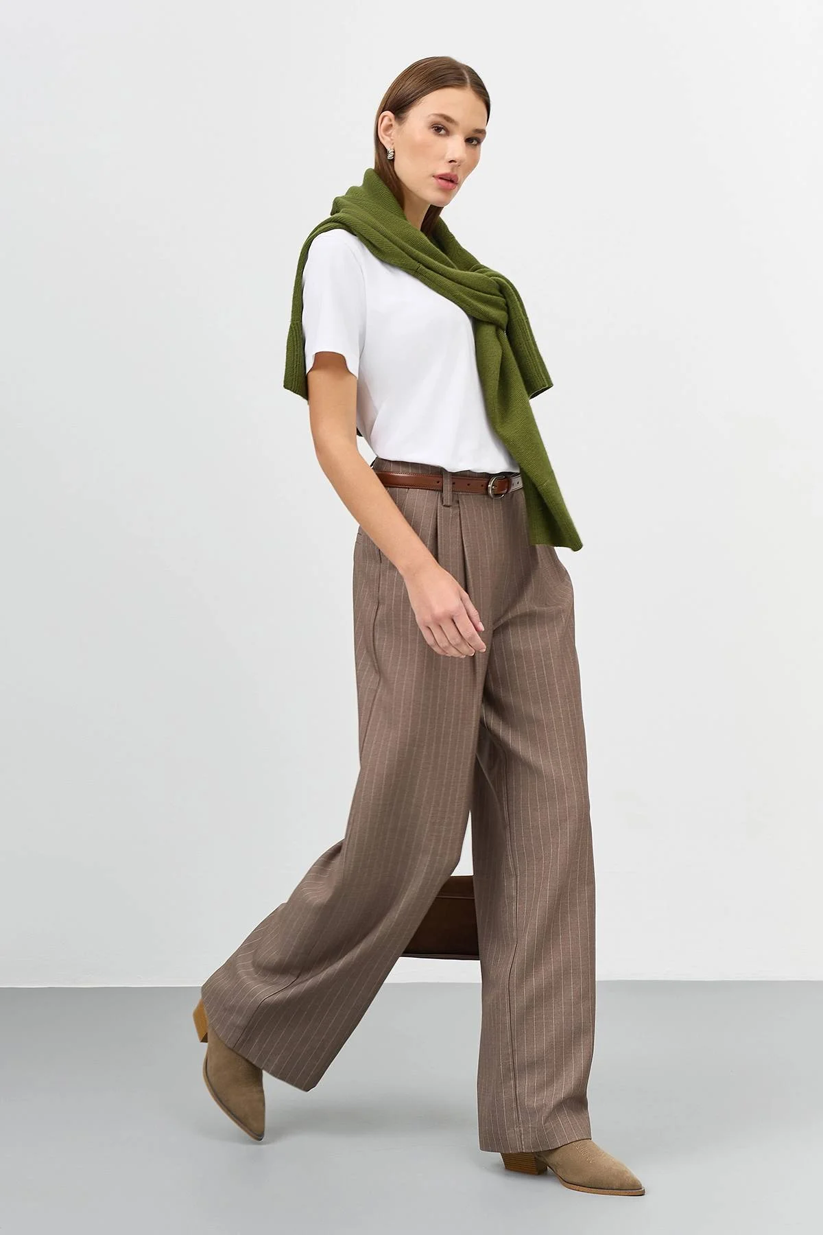 Широкие брюки в полоску