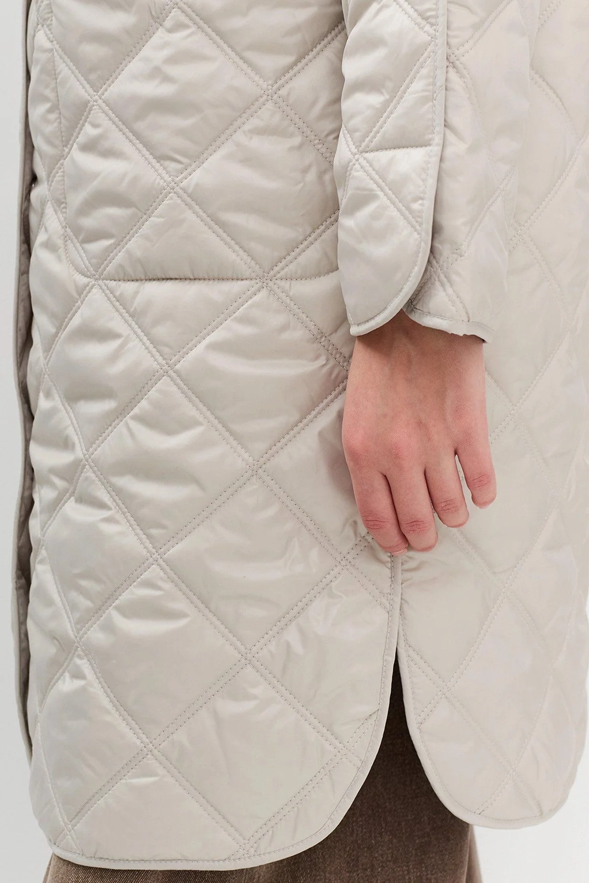 Пальто прямого кроя с утеплителем и ромбовидной стёжкой, 50р