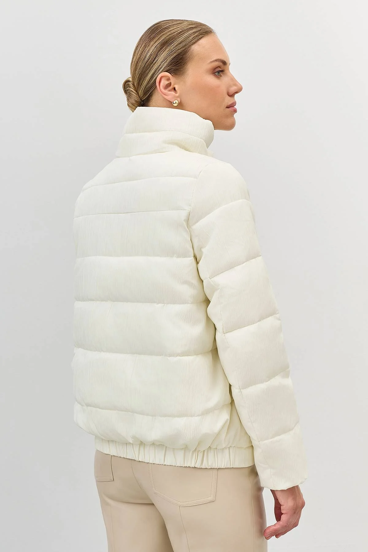 Лимитрированная серия куртка оversize из фактурной ткани и палантин, 48