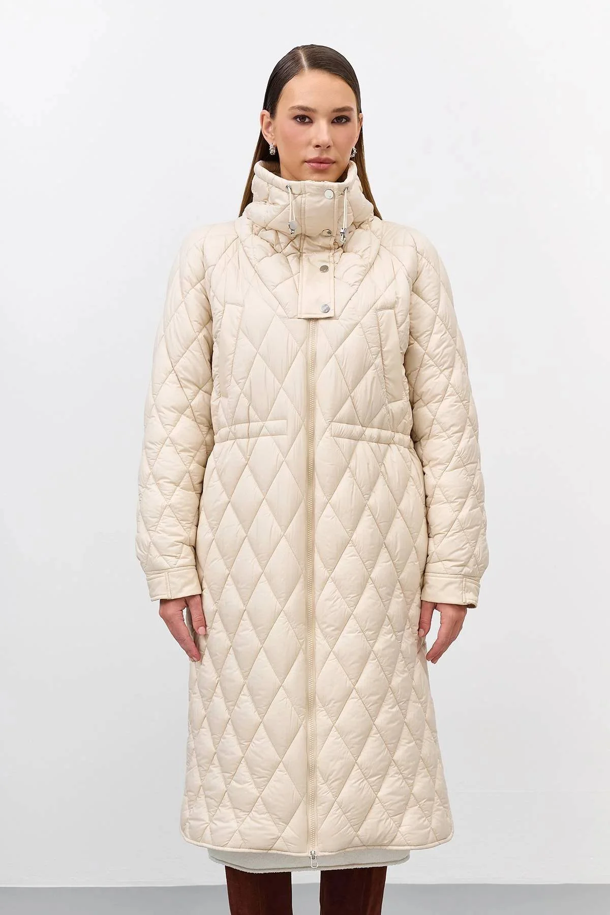 Пальто с акцентным воротником, 48