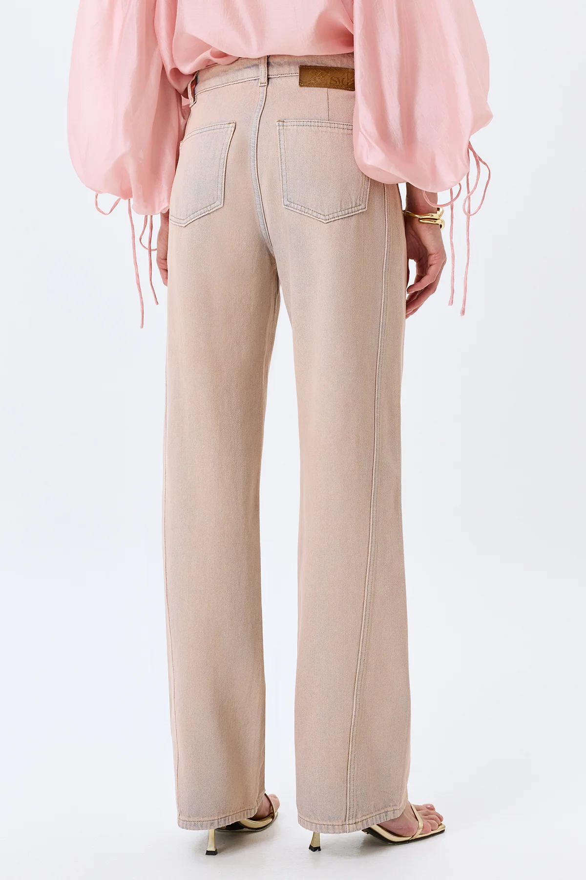 Прямые джинсы в оттенке чайной розы, 52