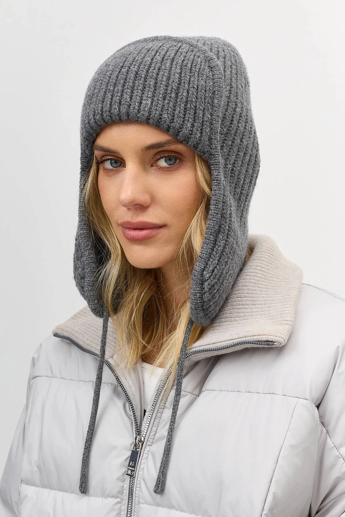 Серая вязаная шапка-ушанка, One