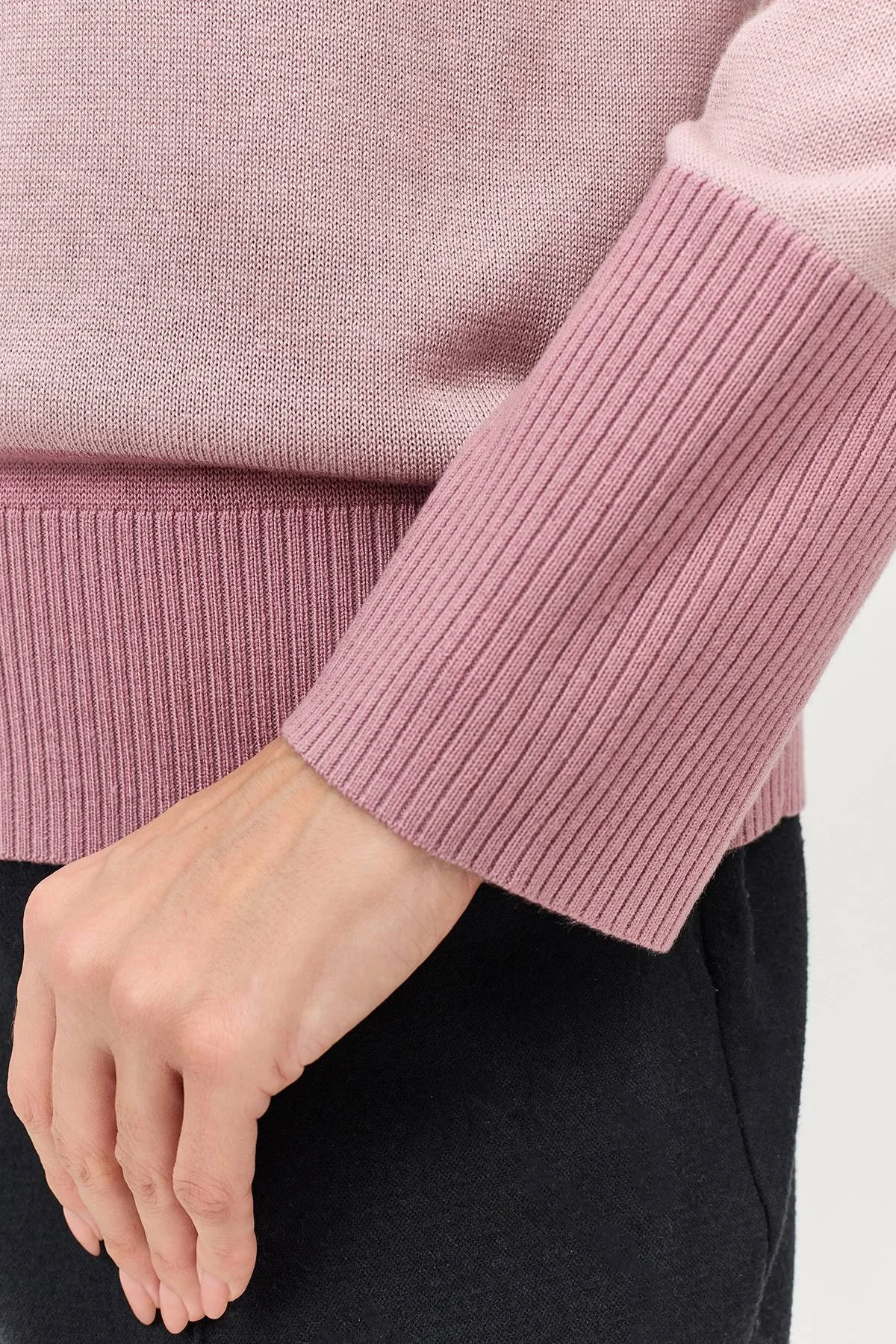 Свободный джемпер с контрастными деталями, 40