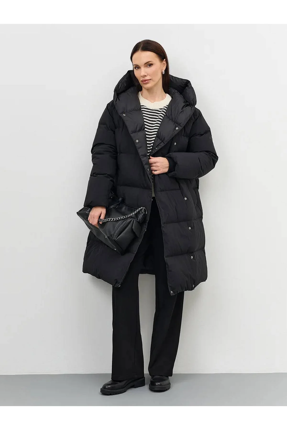 Лимитированная серия  пуховик с капюшоном и палантин, 52