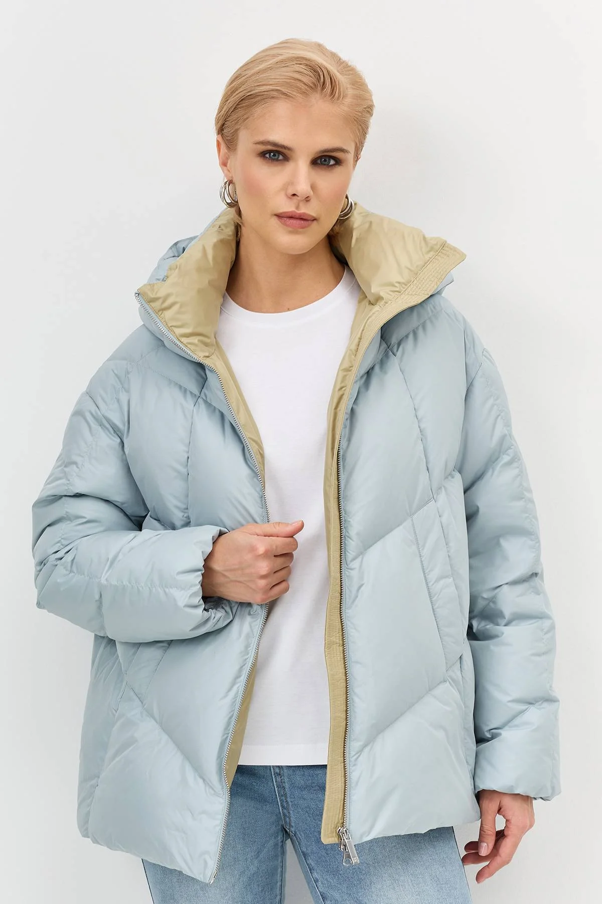 Лимитированная серия  объемная фактурная куртка и палантин, 44