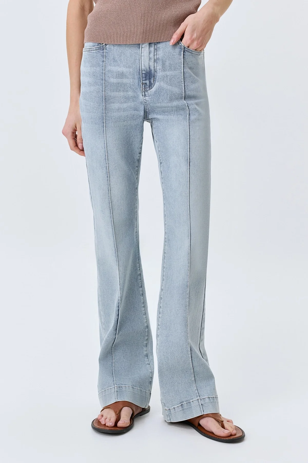 Джинсы bootcut с акцентными стрелками, 52