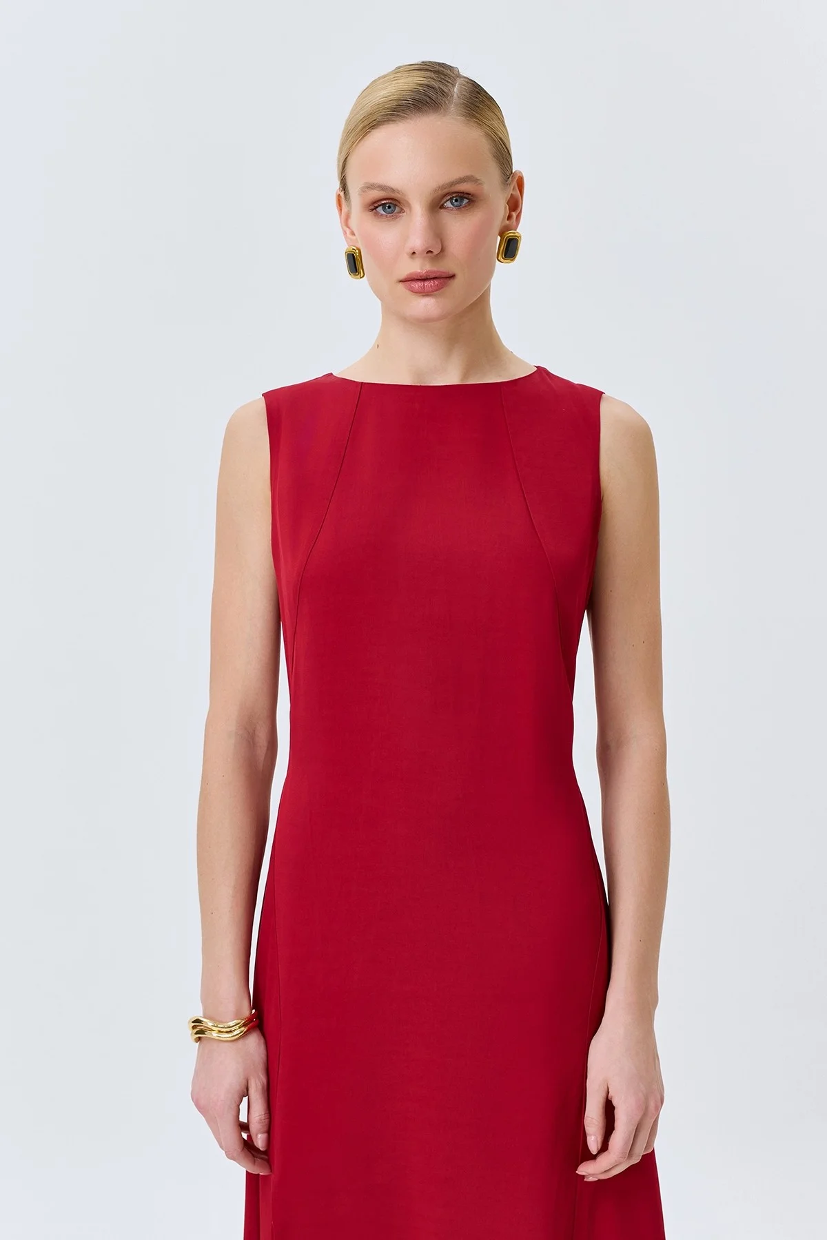 Яркое платье-миди из вискозы, 48