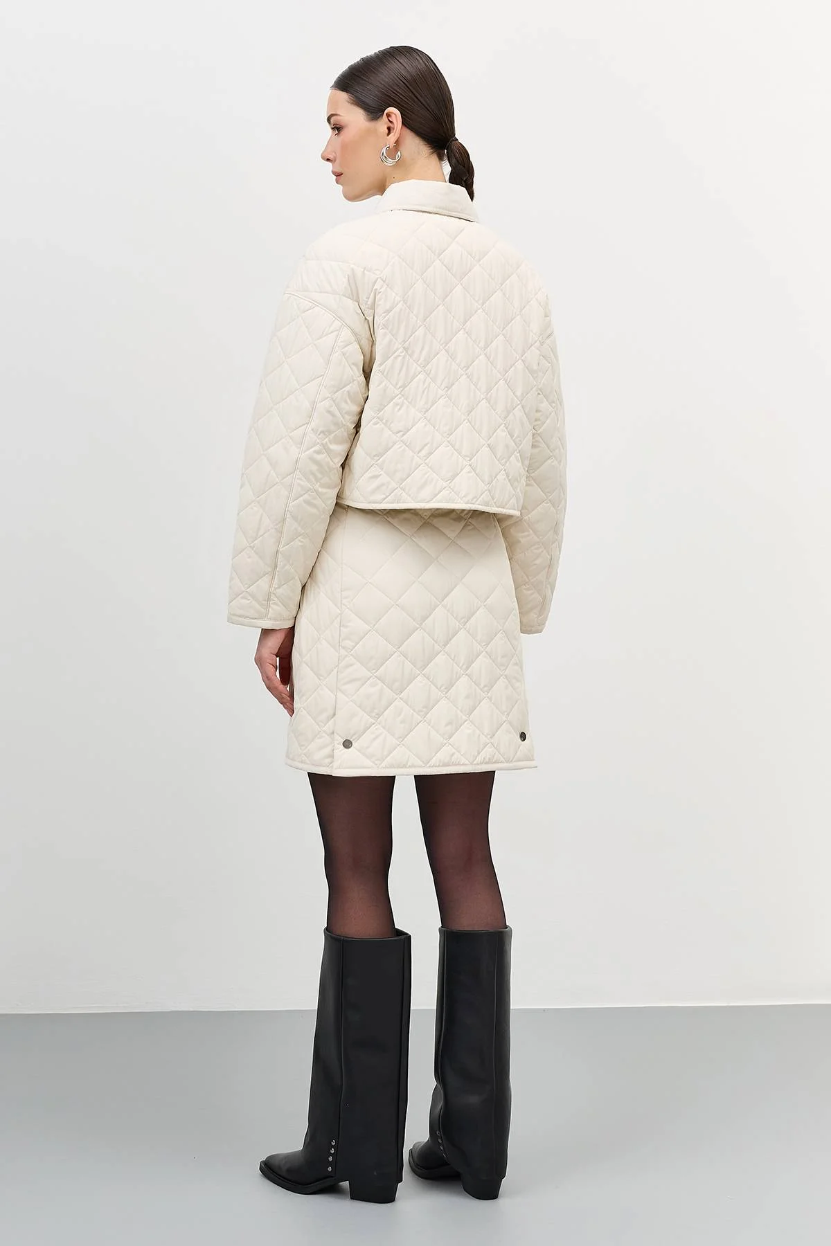 Лимитированная серия светло-бежевая куртка с палантином, 46