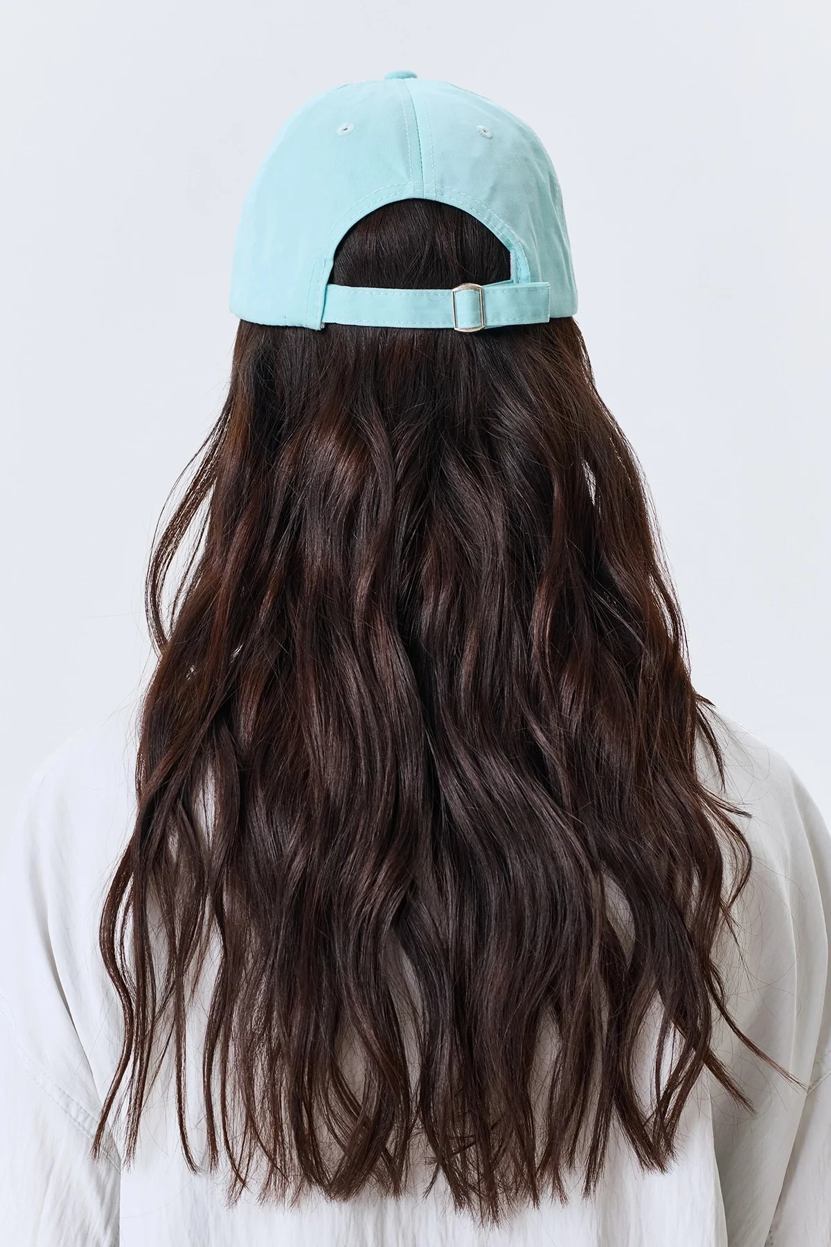 Яркая бейсболка с объемной вышивкой, One