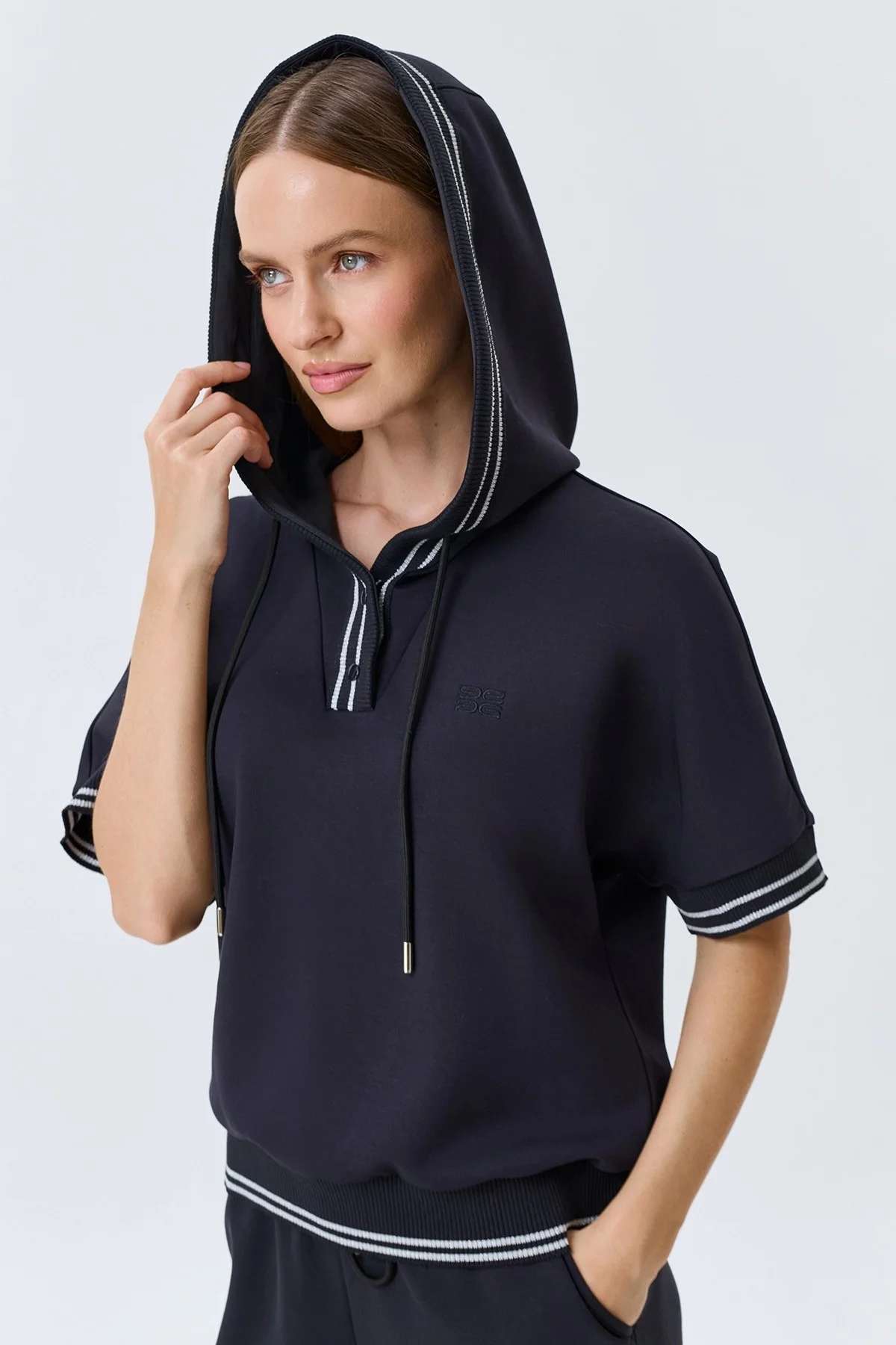 Трикотажный джемпер с капюшоном, 40