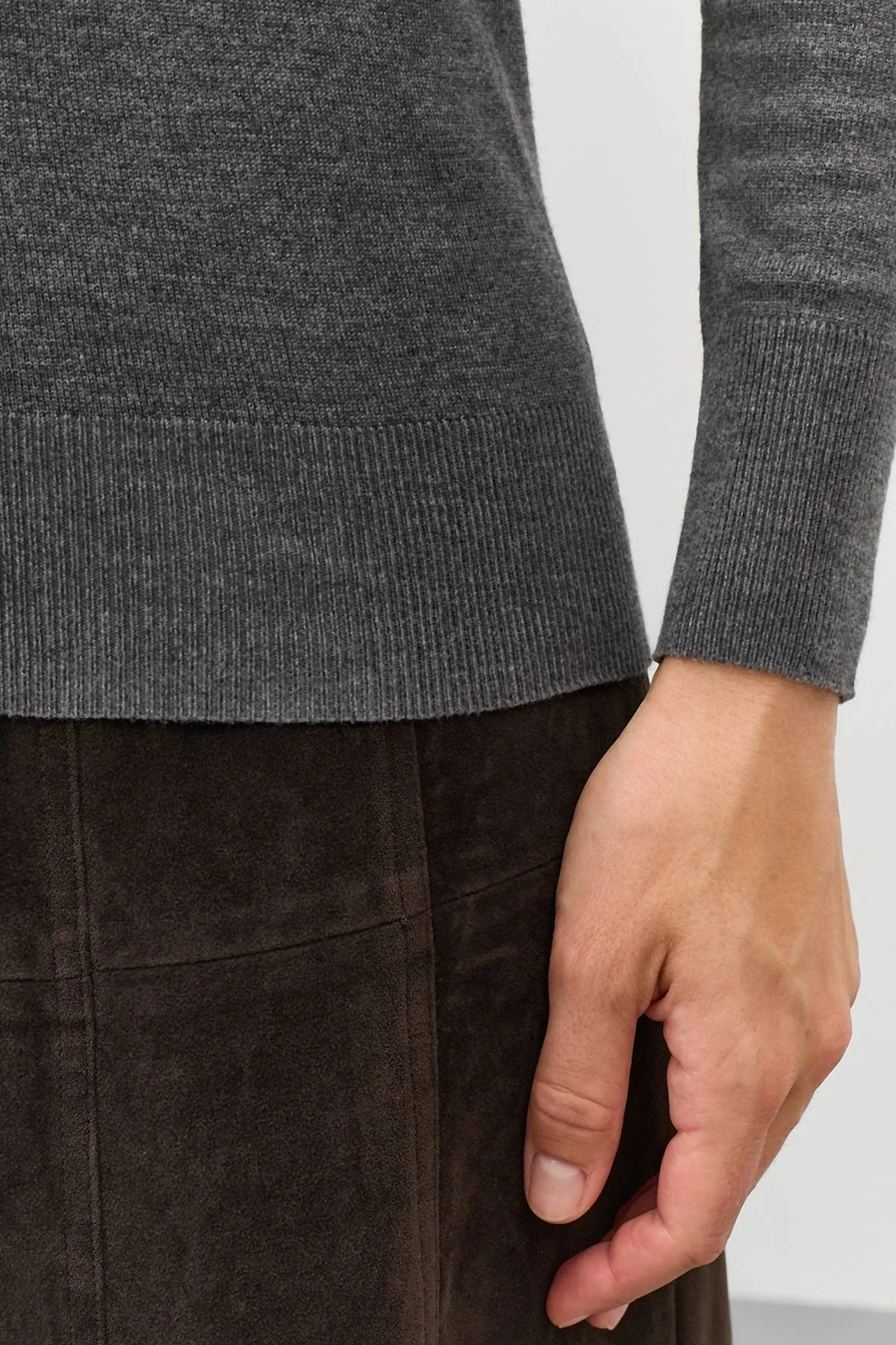 Базовая водолазка из смесовой вискозы в сером цвете, 46 Базовая водолазка из смесовой вискозы в сером цвете, 46