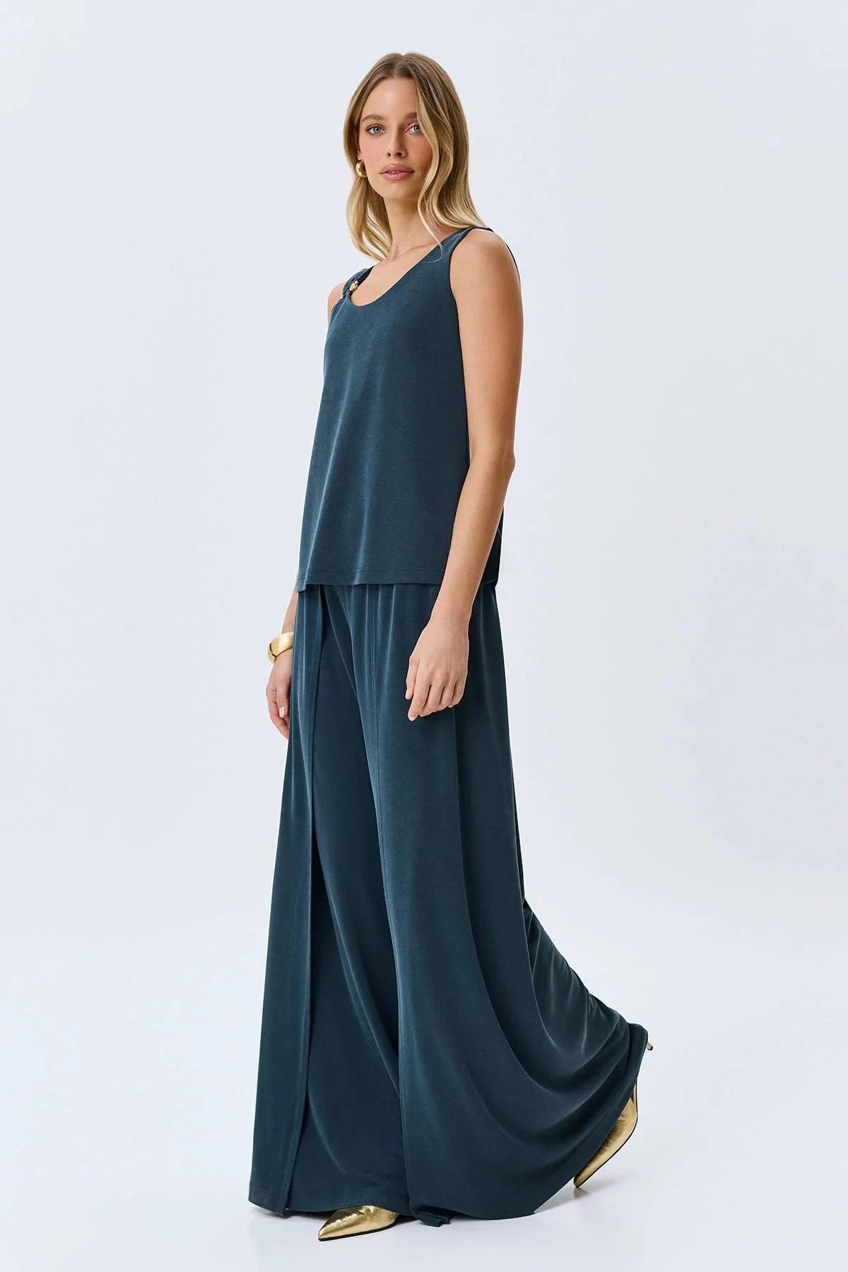 Брюки широкие палаццо с разрезами на резинке, 44