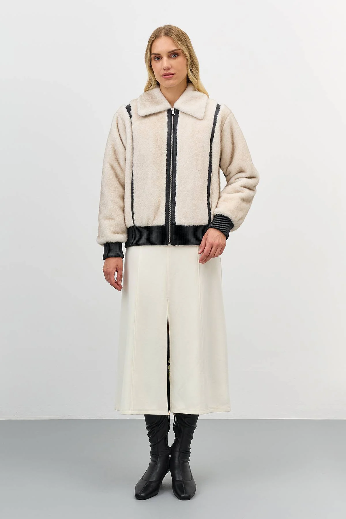 Бомбер из искусственного меха с контрастными полосками, 44