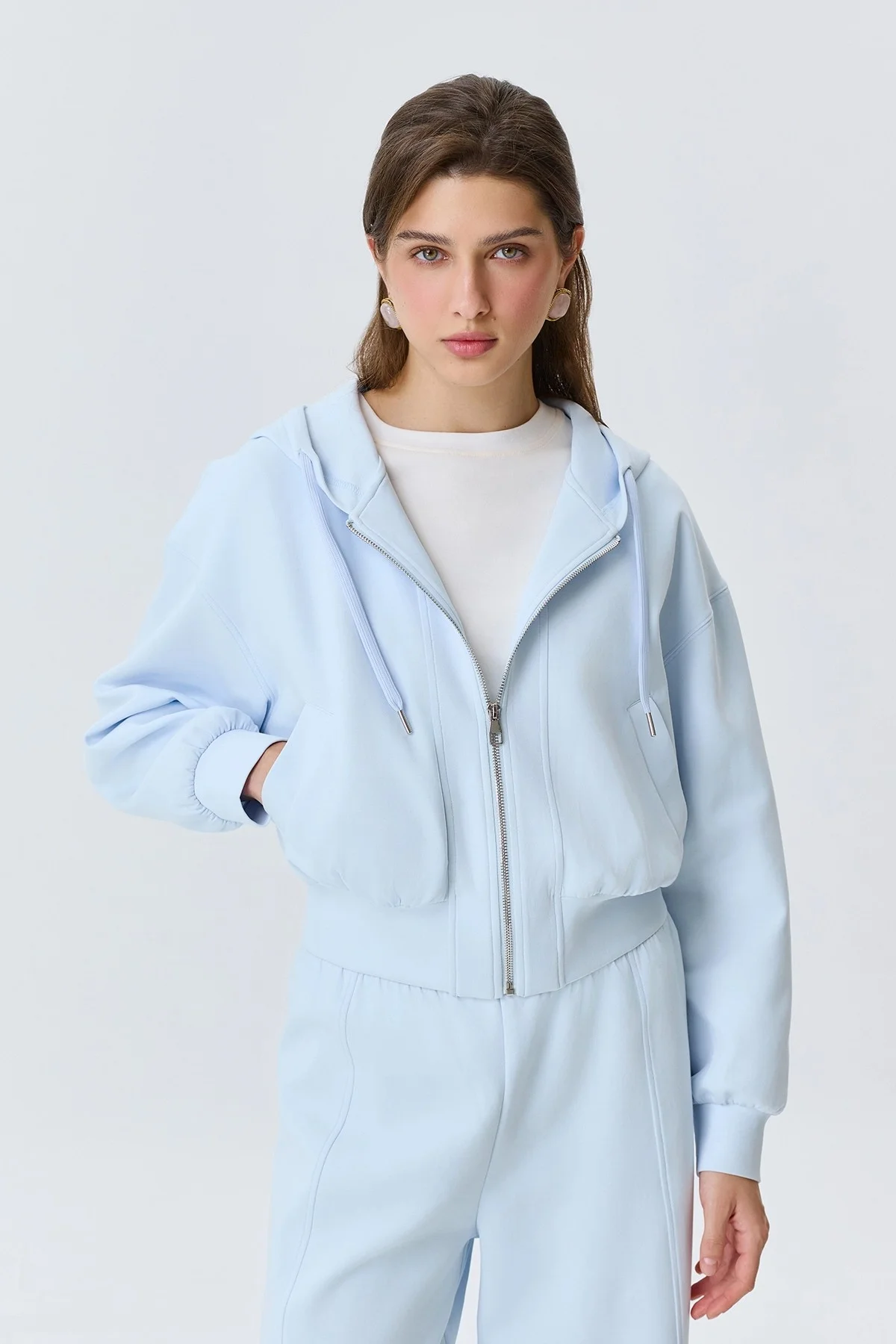 Укороченное голубое худи на молнии, 42