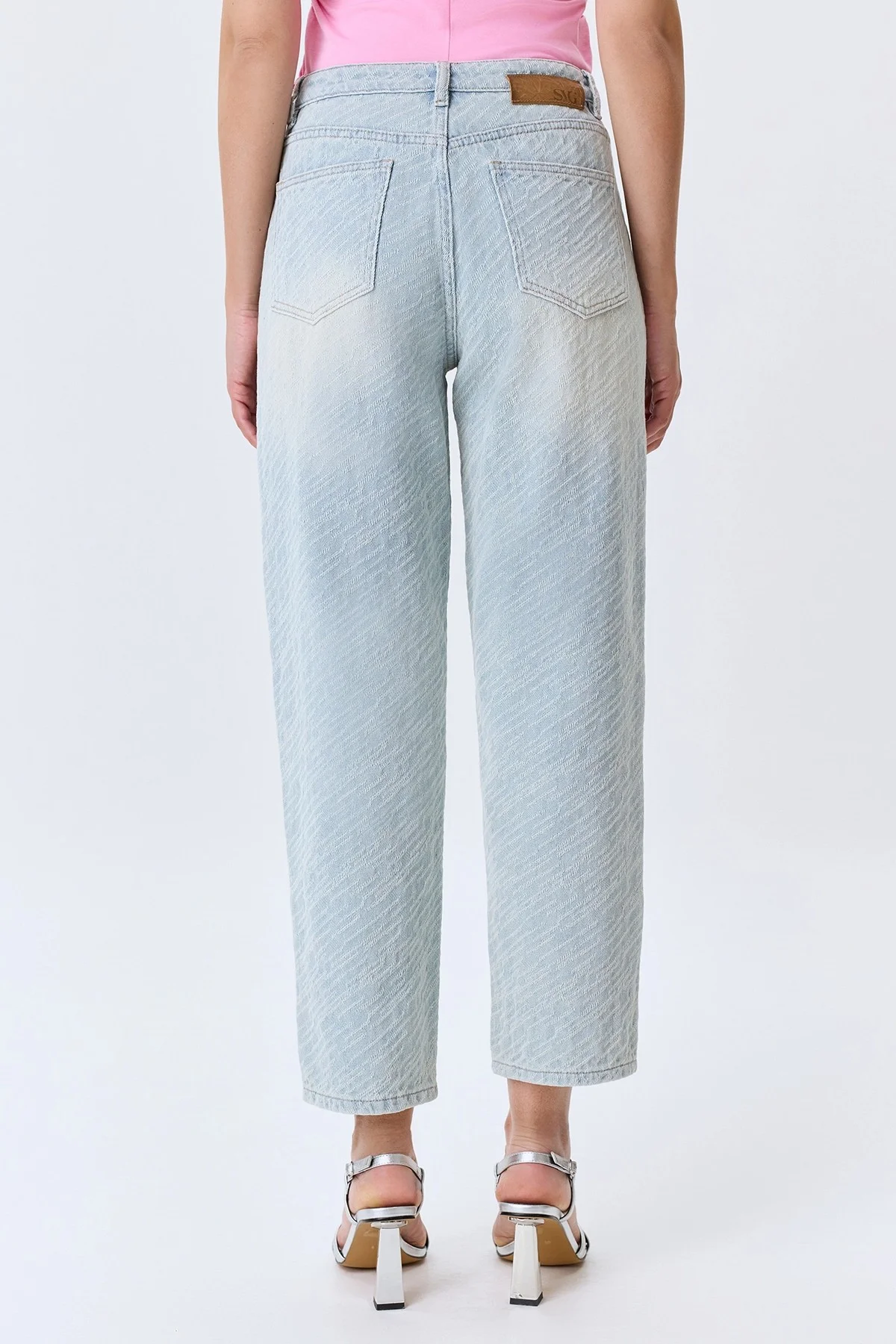 Джинсы из фактурного денима, 44