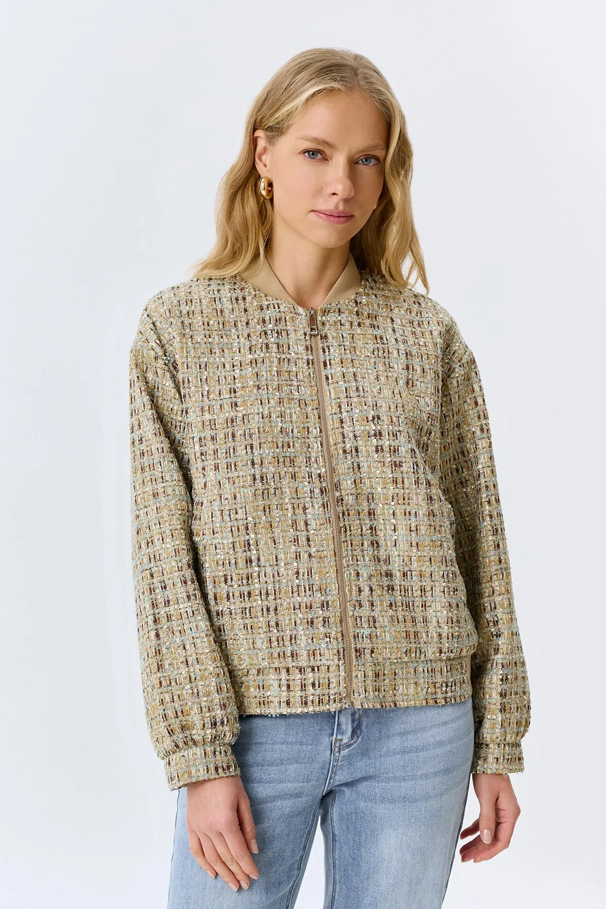 Бомбер из лёгкого твида, 44