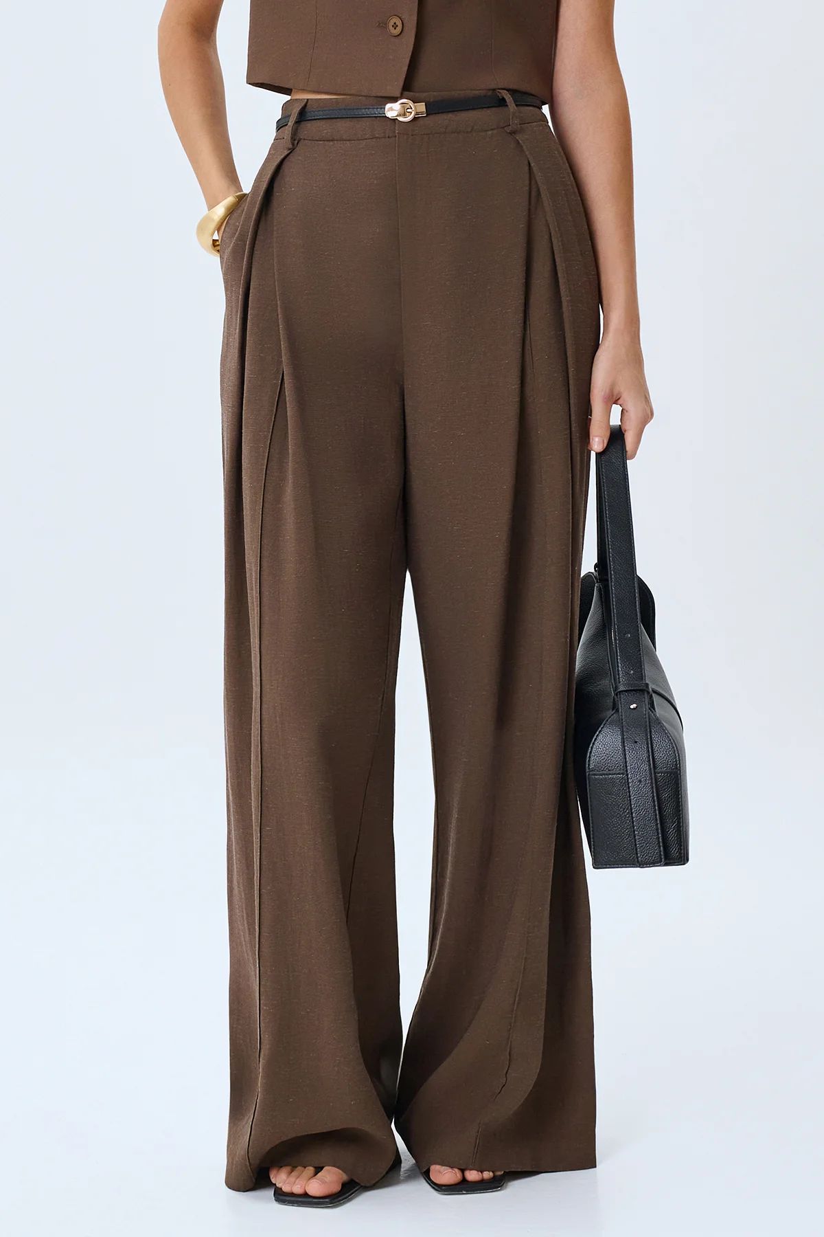 Широкие брюки с акцентными складками, 44