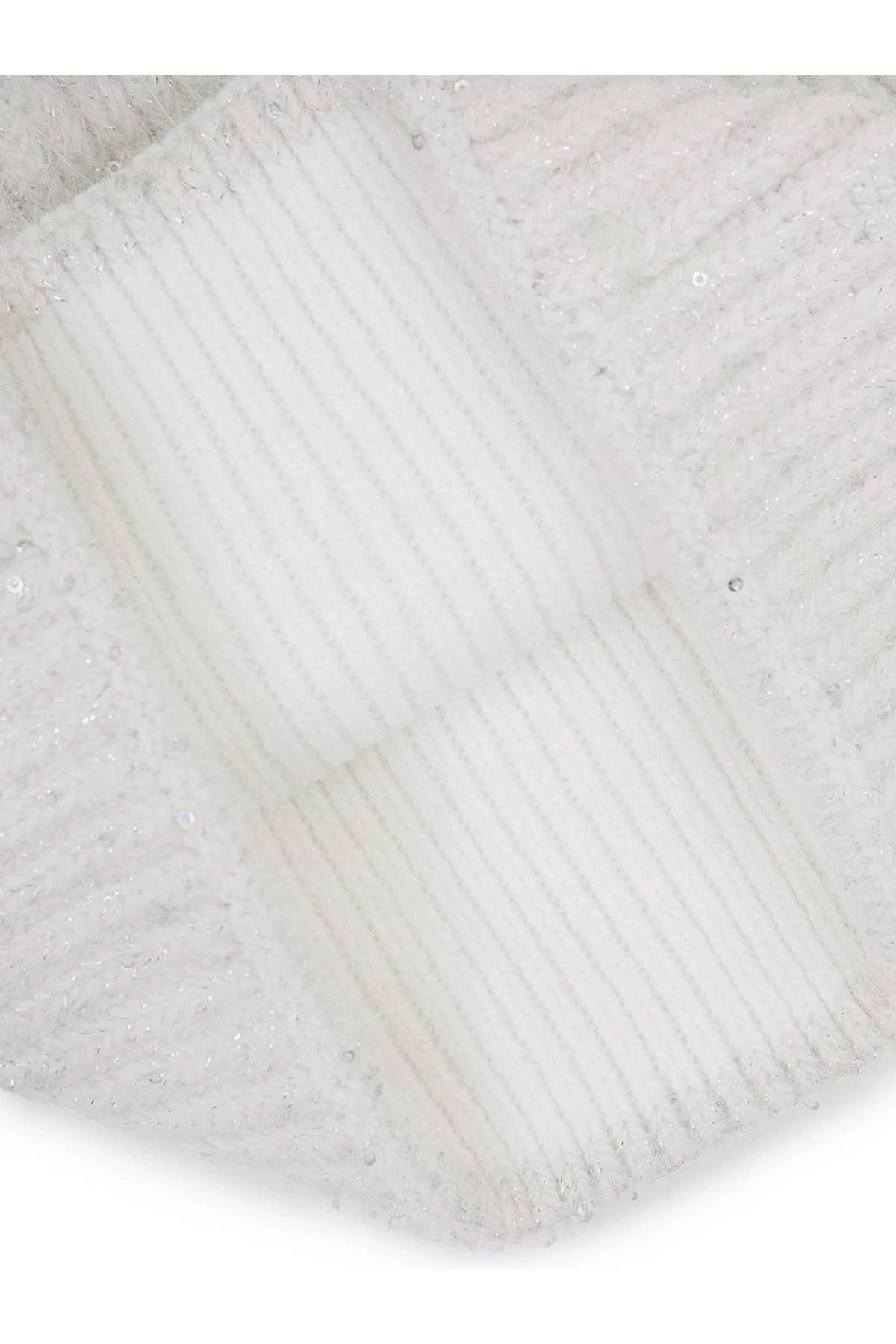 Шапка белая, One