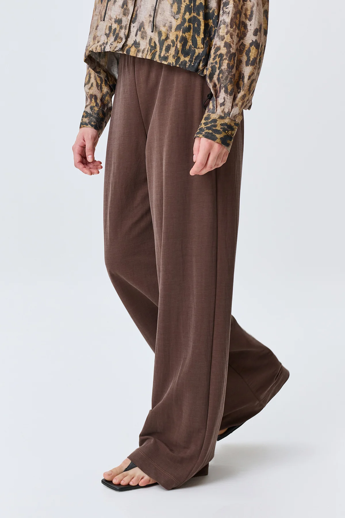 Прямые брюки из мягкого модала, 48