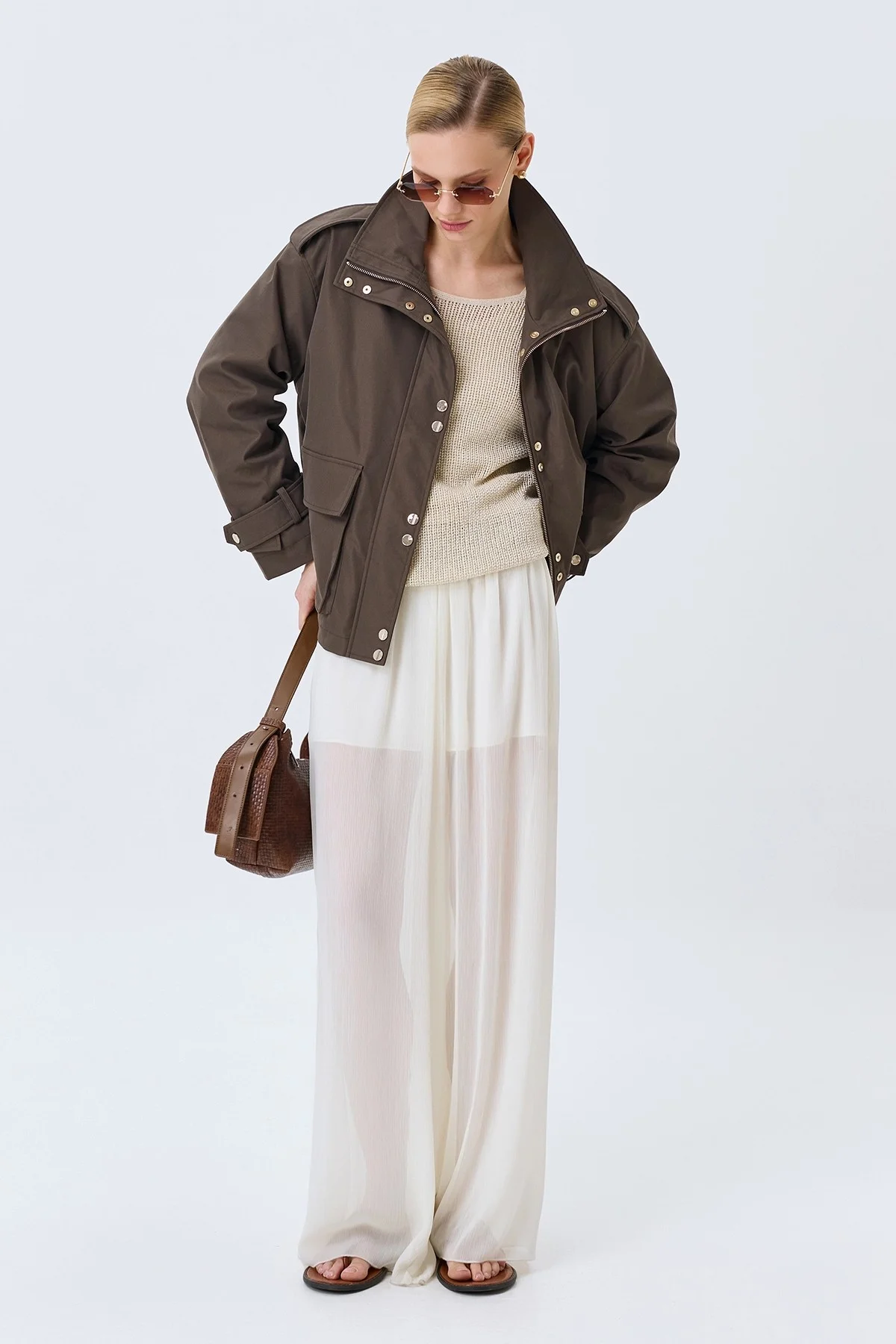 Ветровка с высоким воротником стойкой, 46