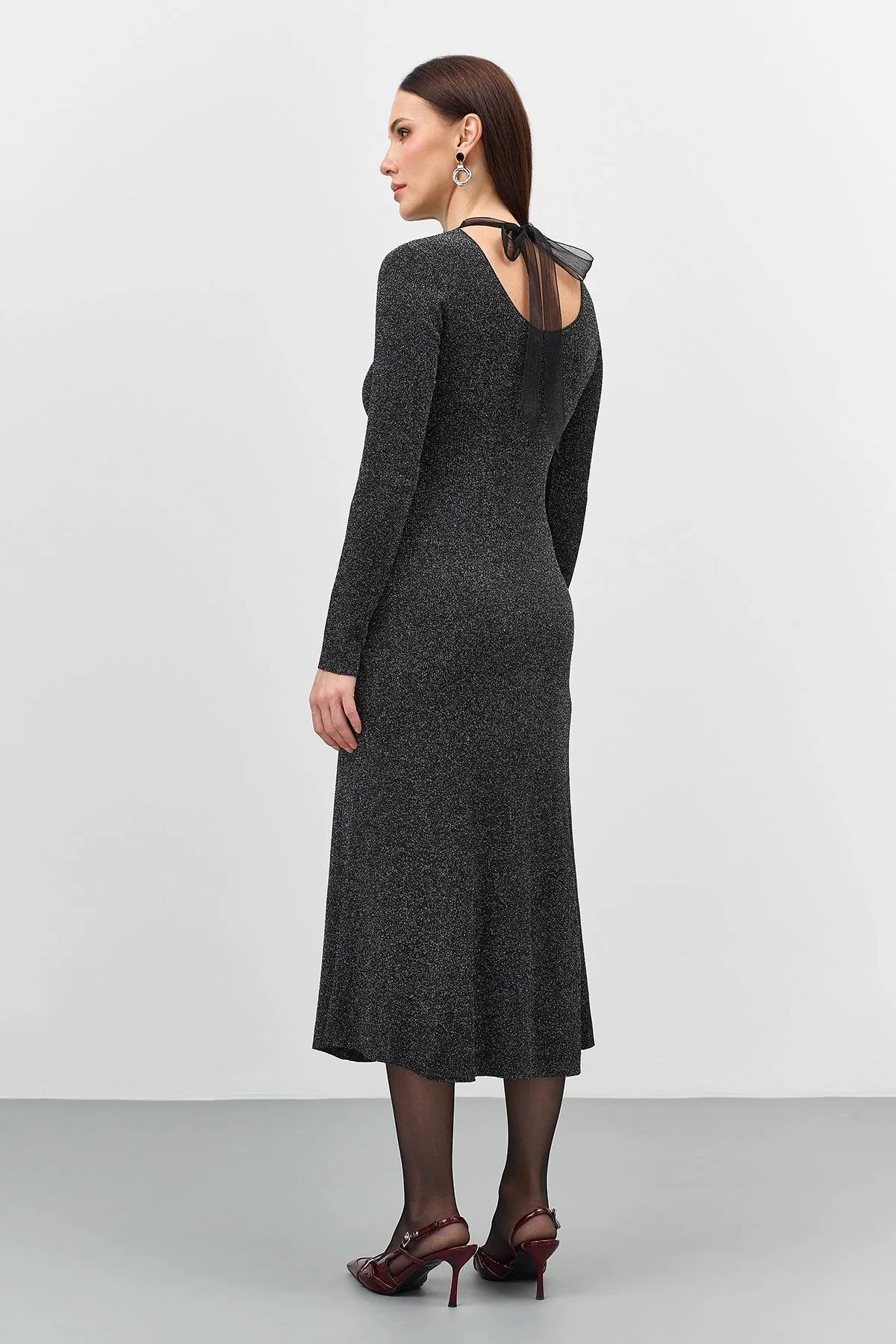 Лимитированная серия платье с мерцающим люрексом и отрытой спиной и ремень, 44