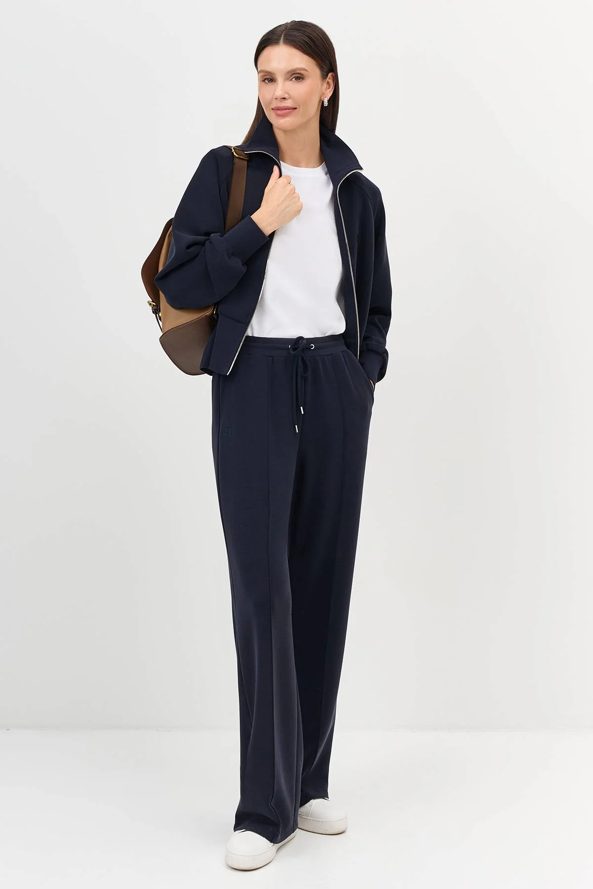 Лимитированная серия бомбер с высоким воротником и палантином, 40