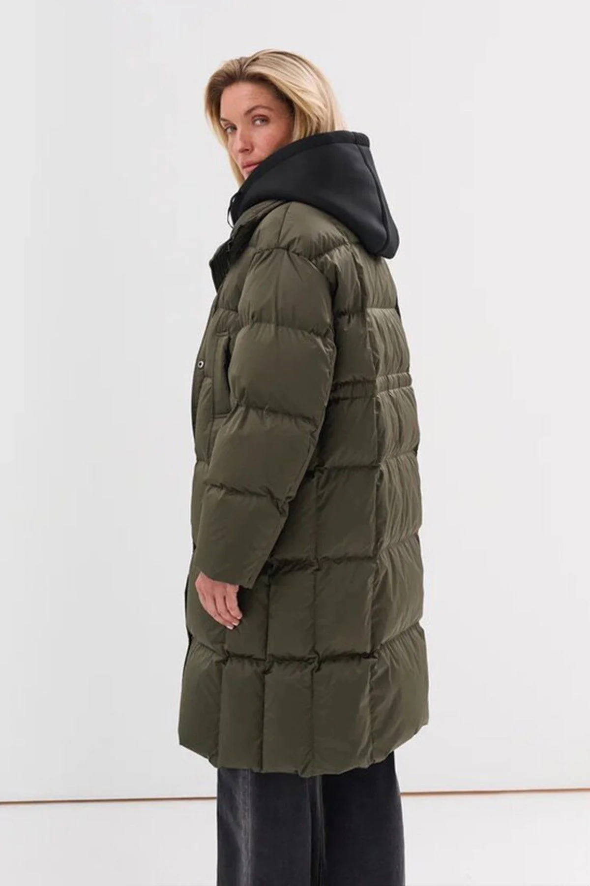 Пальто на натуральном утеплителе с внутренней манишкой, 52р