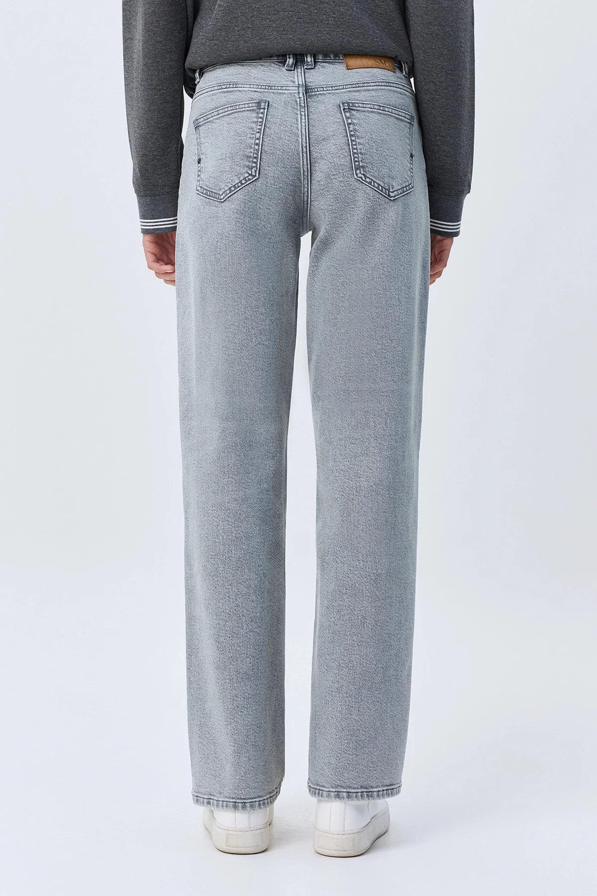 Светло-серые джинсы Straight fit, 52