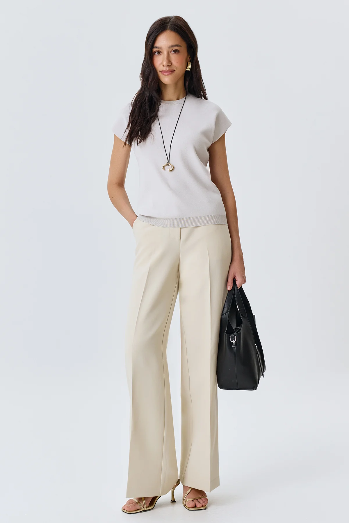 Светлый вязаный топ из вискозы, 46