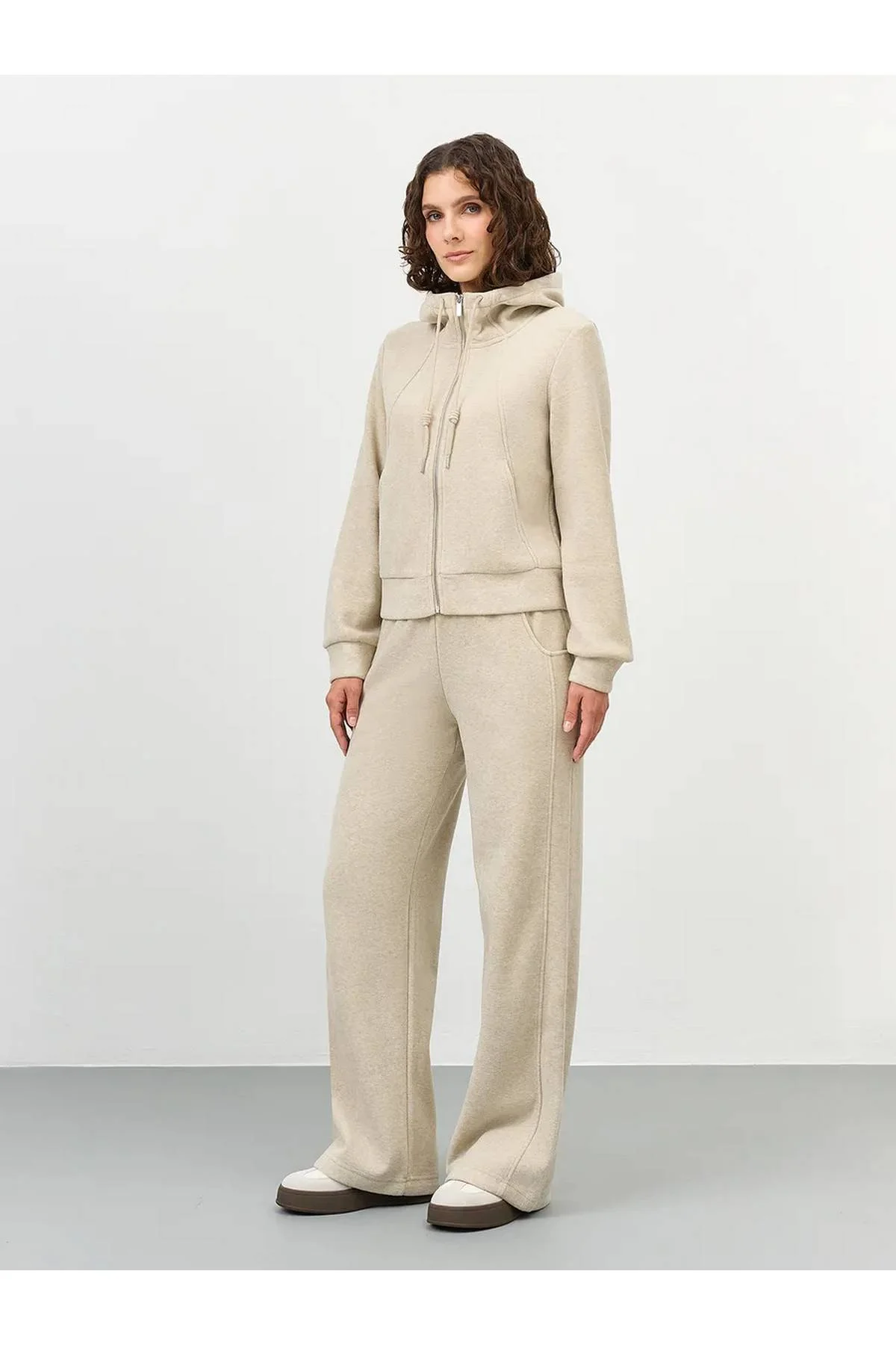 Лимитированная серия теплые широкие брюки и ремень, 46 Лимитированная серия теплые широкие брюки и ремень, 46