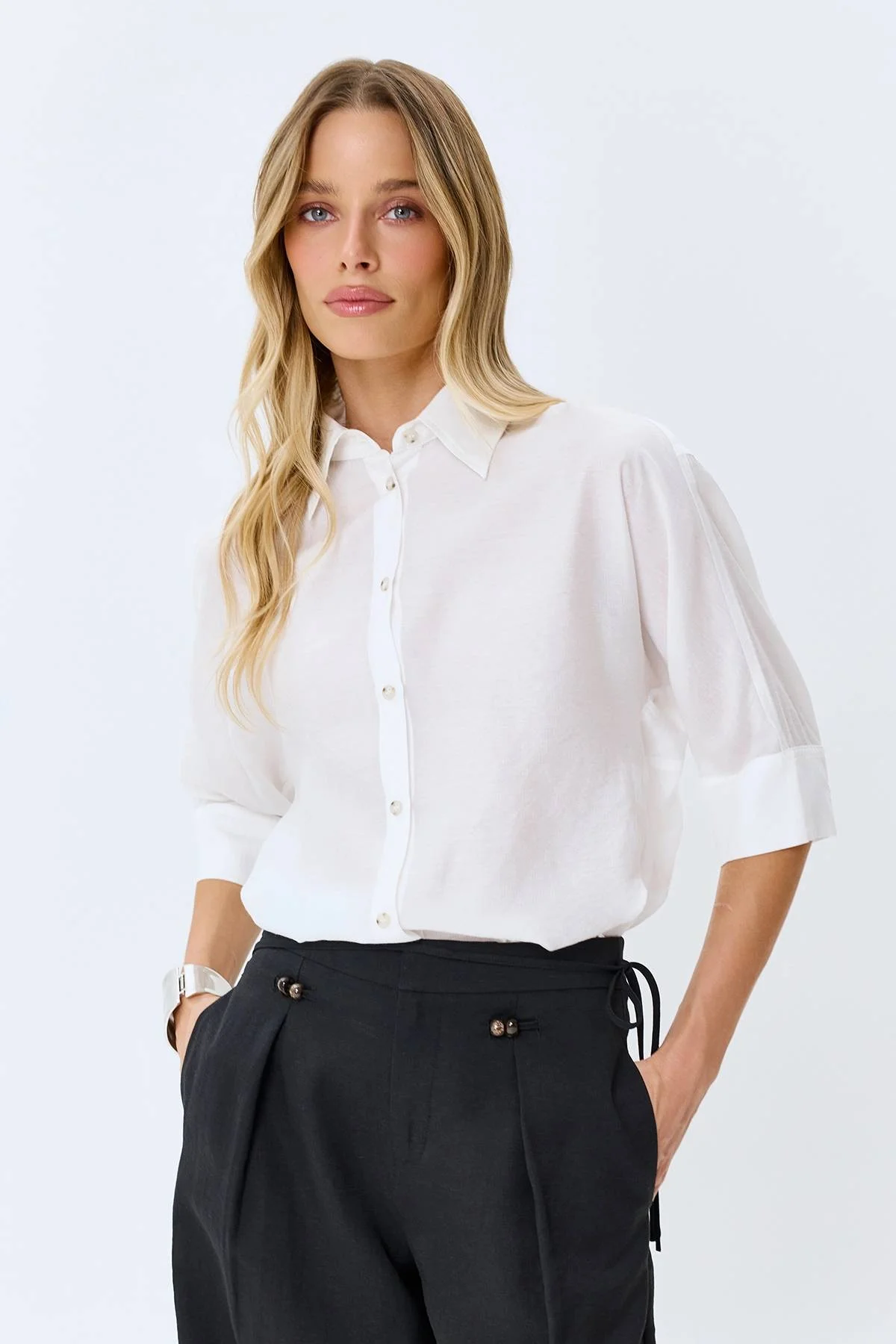 Воздушная блузка с укороченными рукавами белая, 52