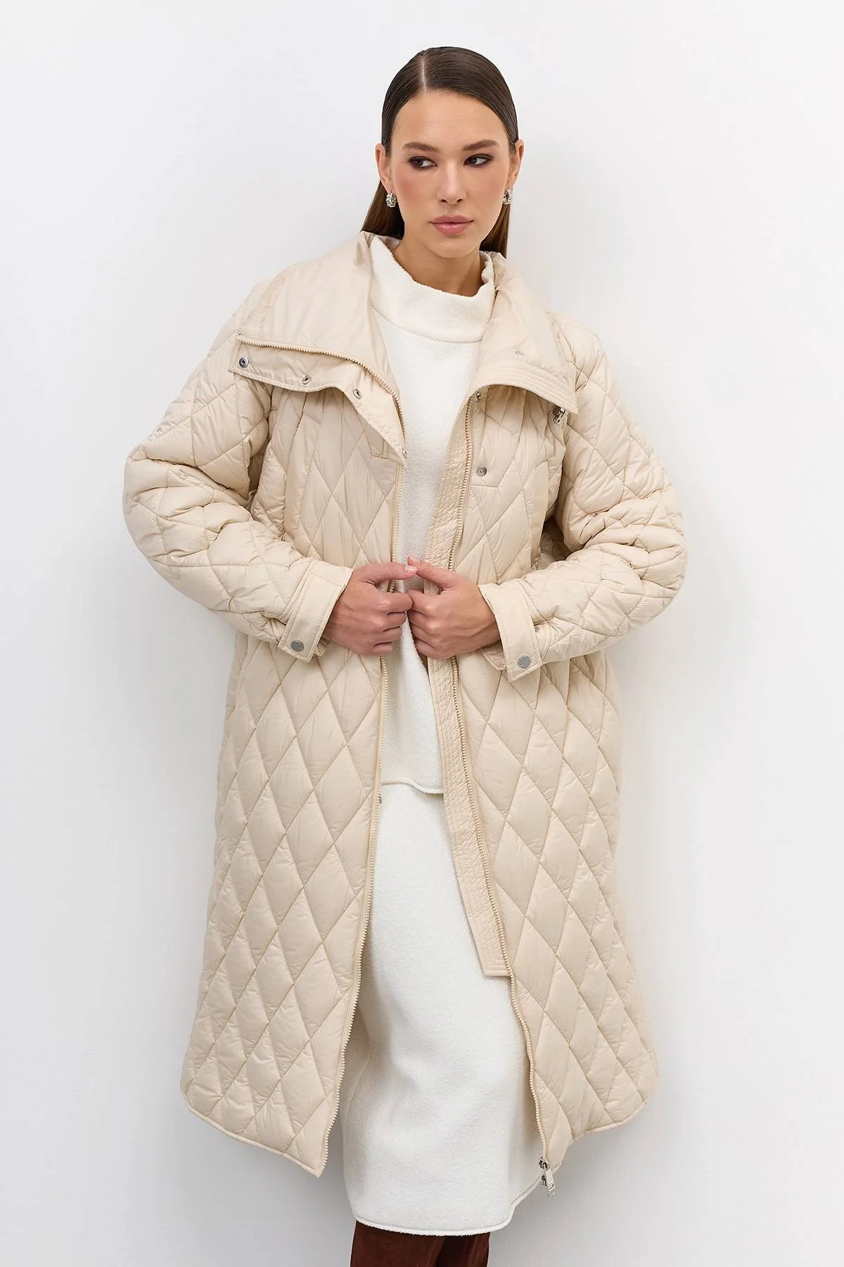 Лимитированная серия пальто с акцентным воротником и палантин, 42