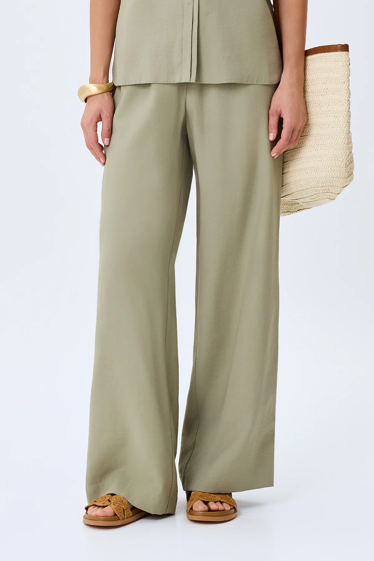 Свободные брюки с широкими отворотами, 42