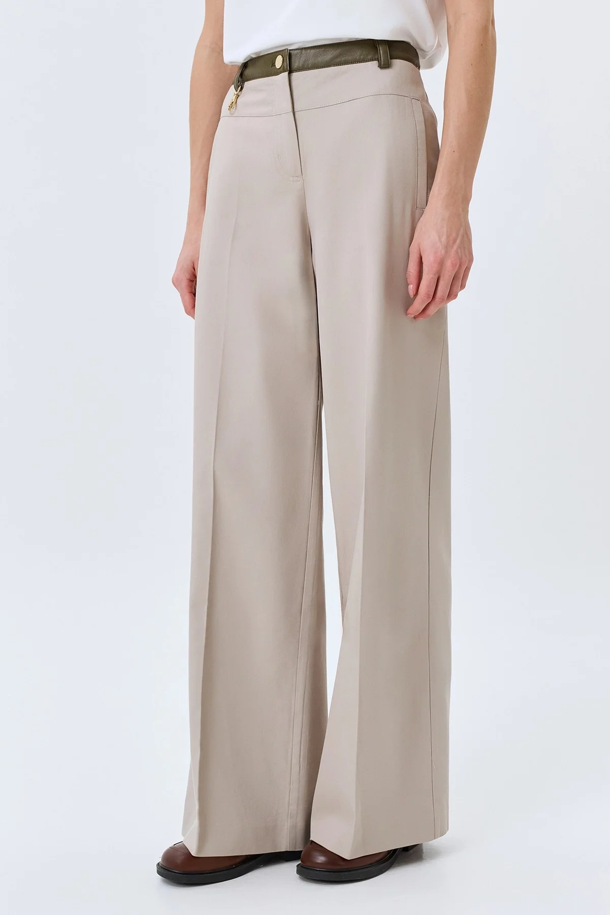 Широкие брюки с контрастным поясом, 42